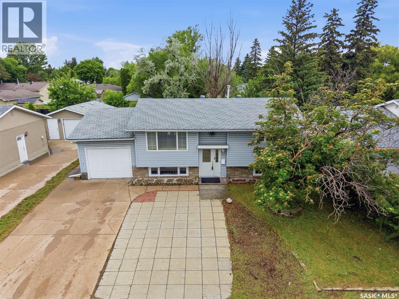 526 Mckercher Drive, Saskatoon, SK