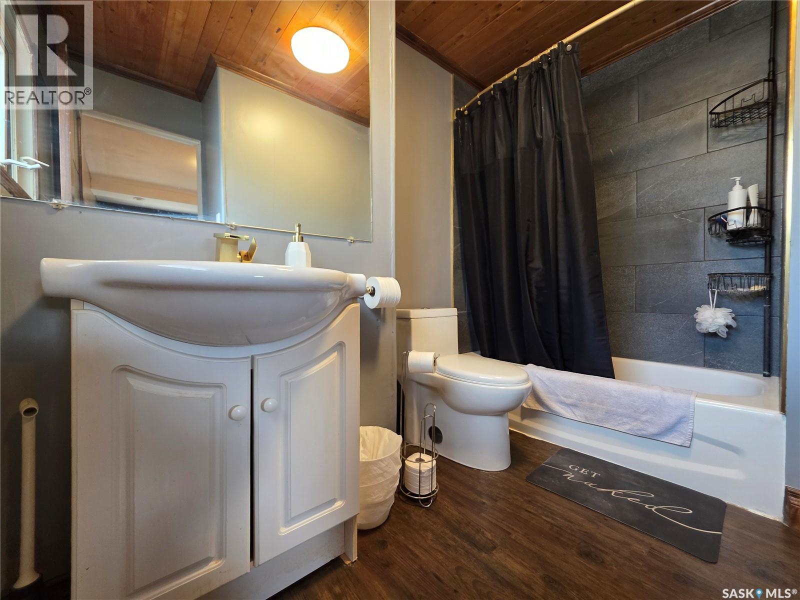 227 10Th Avenue Nw, Swift Current, SK