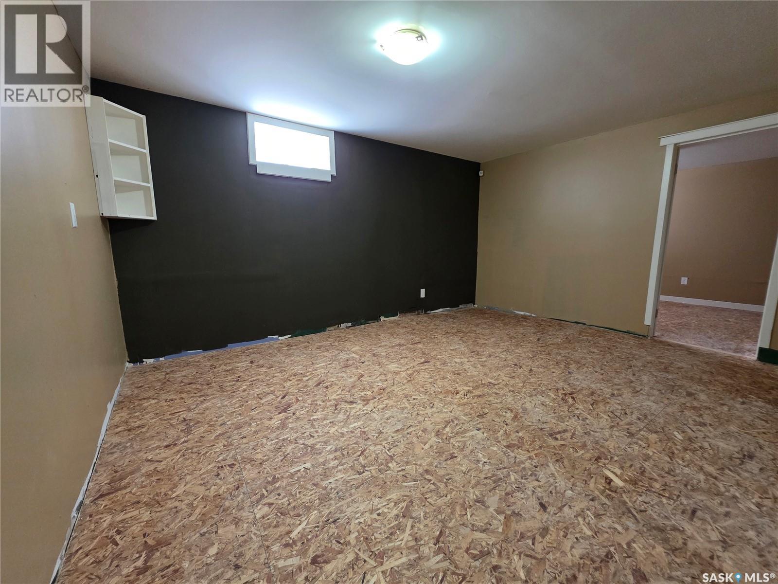 227 10Th Avenue Nw, Swift Current, SK