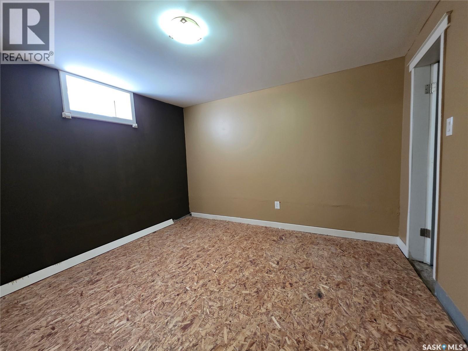 227 10Th Avenue Nw, Swift Current, SK