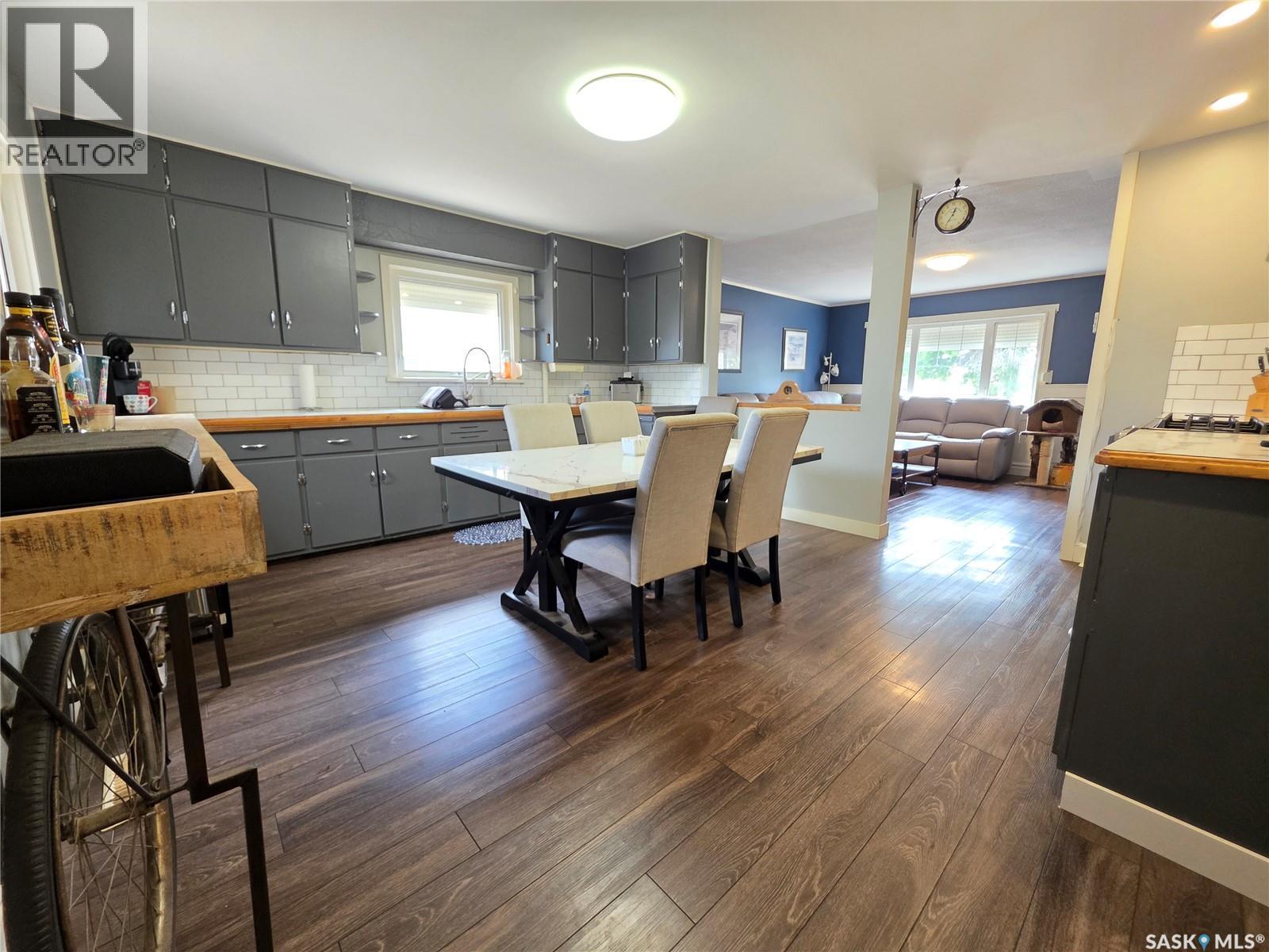 227 10Th Avenue Nw, Swift Current, SK