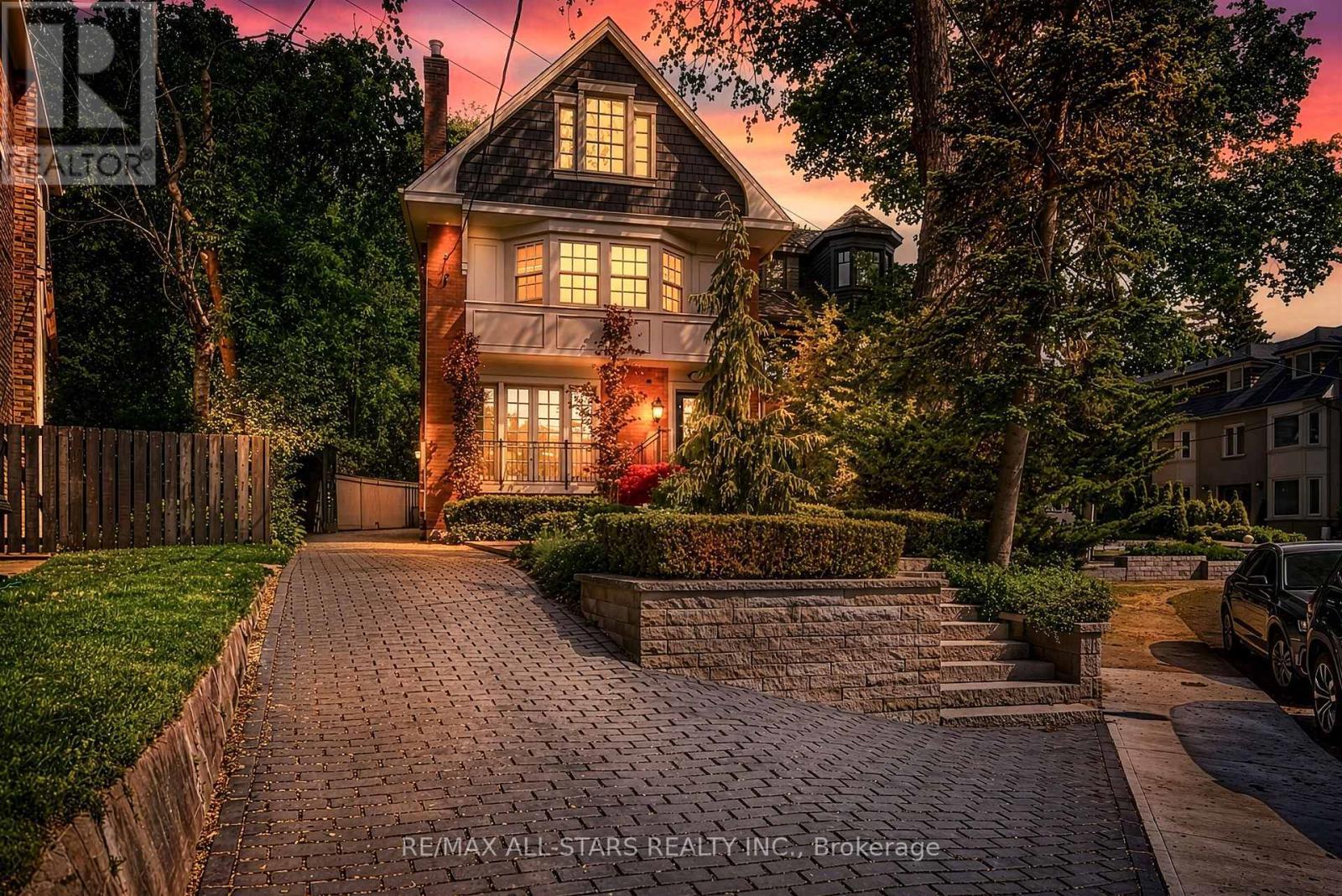 Twilight - 30 Edgewood Crescent, Toronto, ON