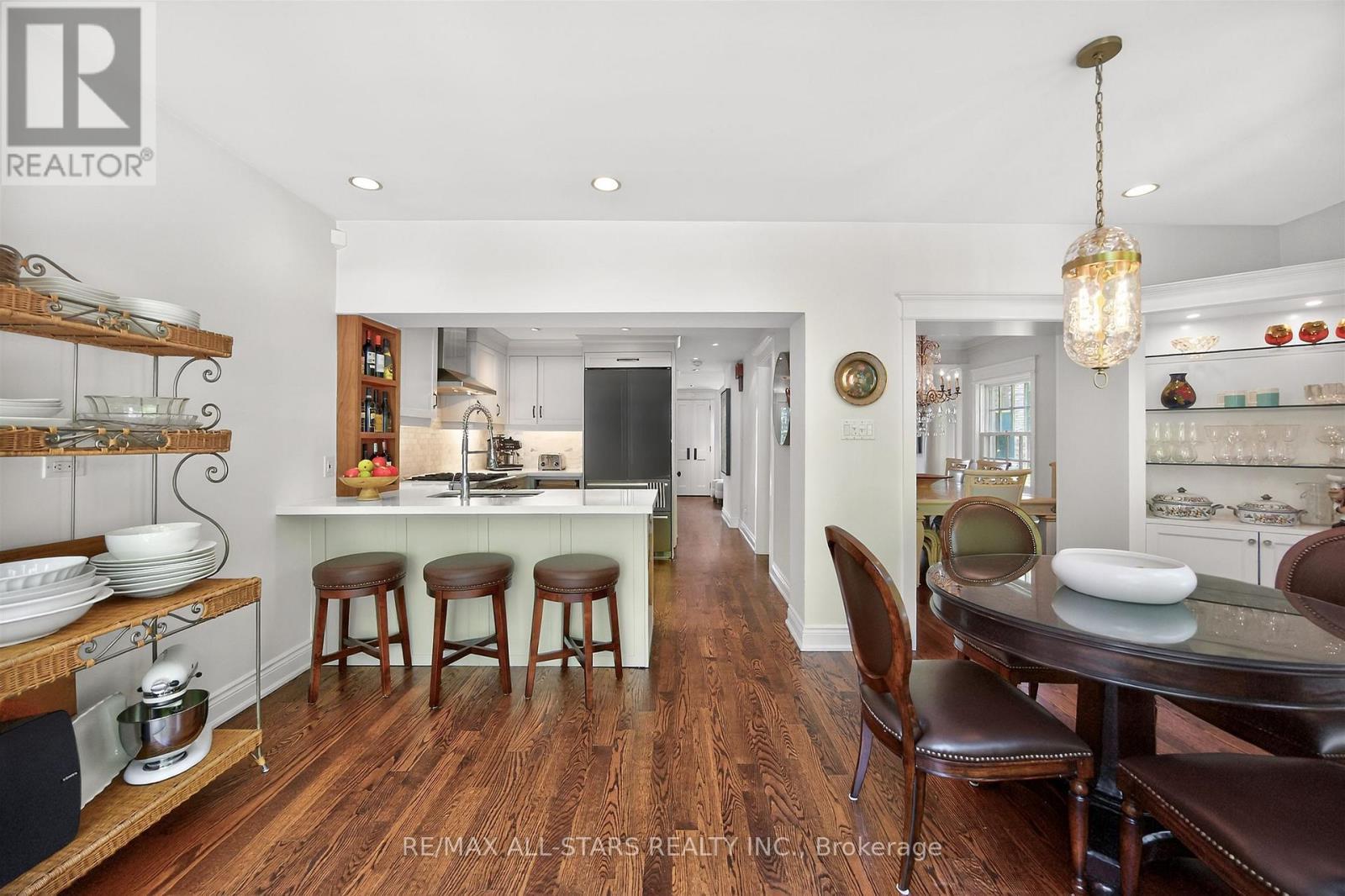 30 Edgewood Crescent, Toronto, ON