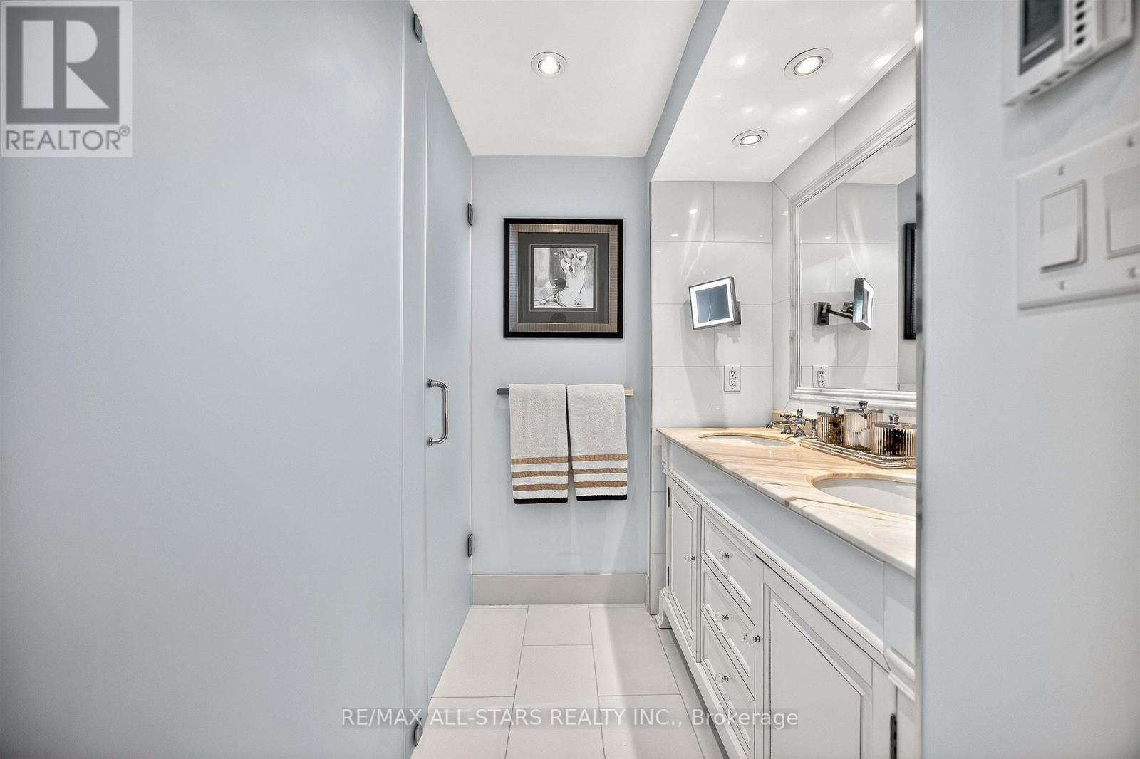 30 Edgewood Crescent, Toronto, ON