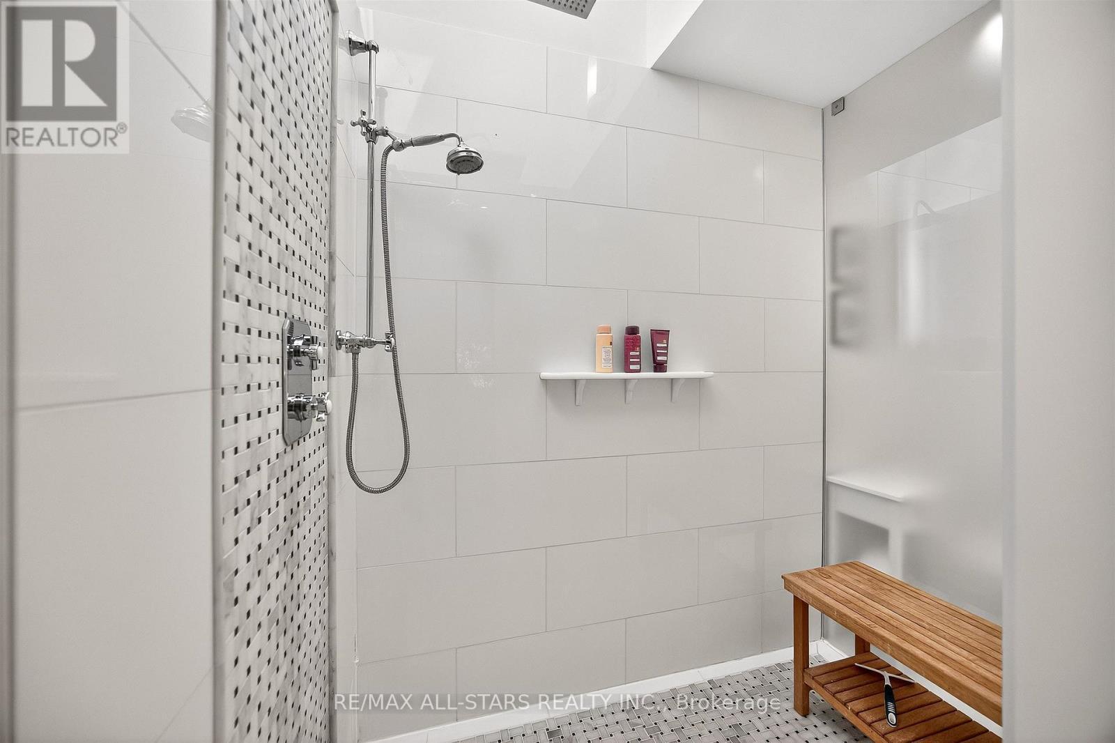 30 Edgewood Crescent, Toronto, ON