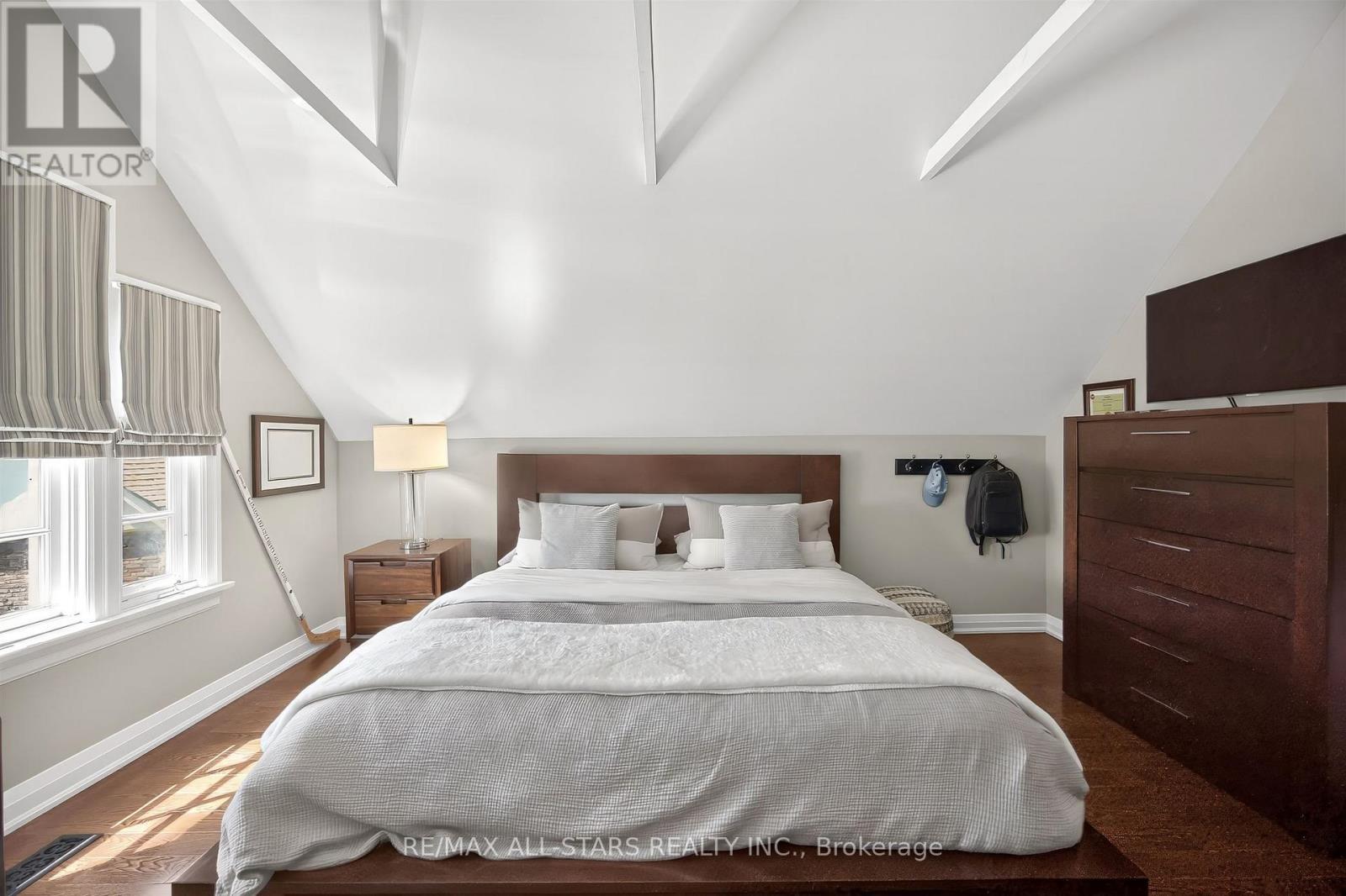 30 Edgewood Crescent, Toronto, ON