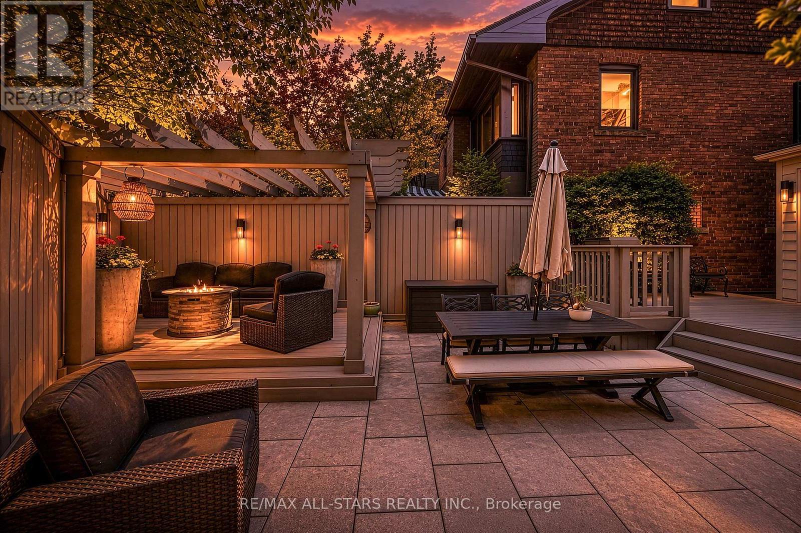 Twilight - 30 Edgewood Crescent, Toronto, ON