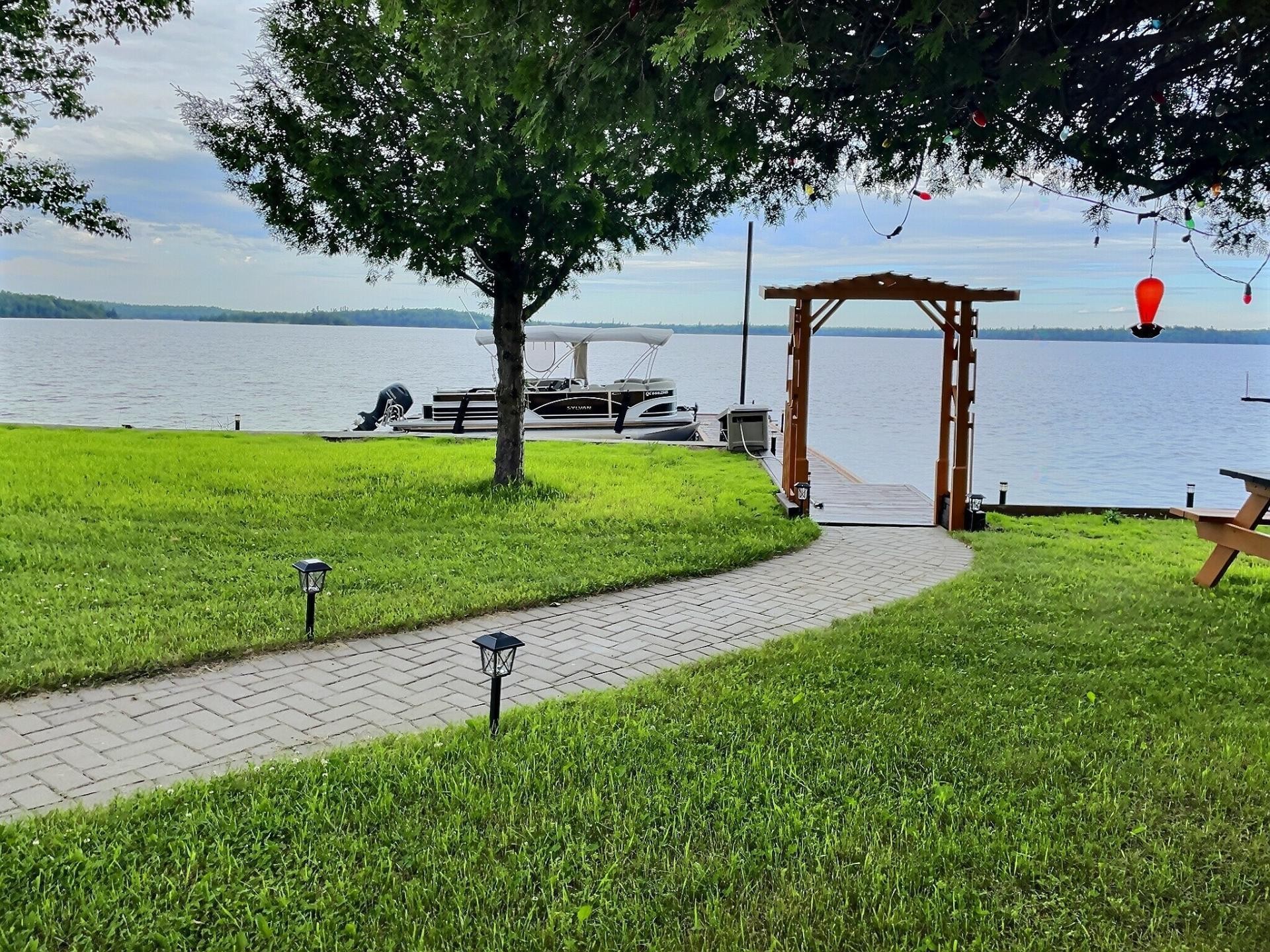 Courtyard - 713 Ch. Du Pin-Rouge, Laverlochère-Angliers, QC - Outdoor With Body Of Water With View