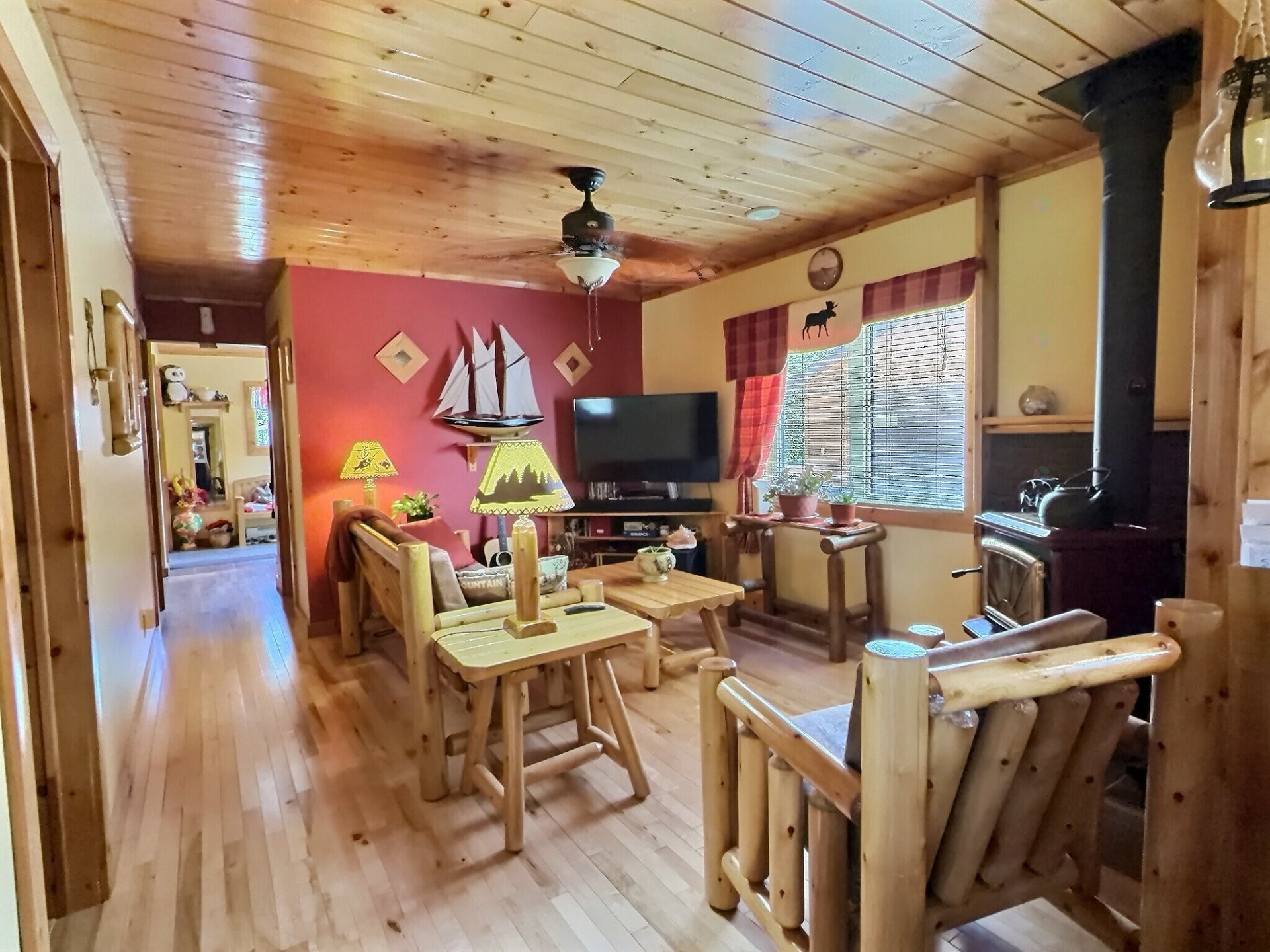 Living Room - 713 Ch. Du Pin-Rouge, Laverlochère-Angliers, QC - Indoor