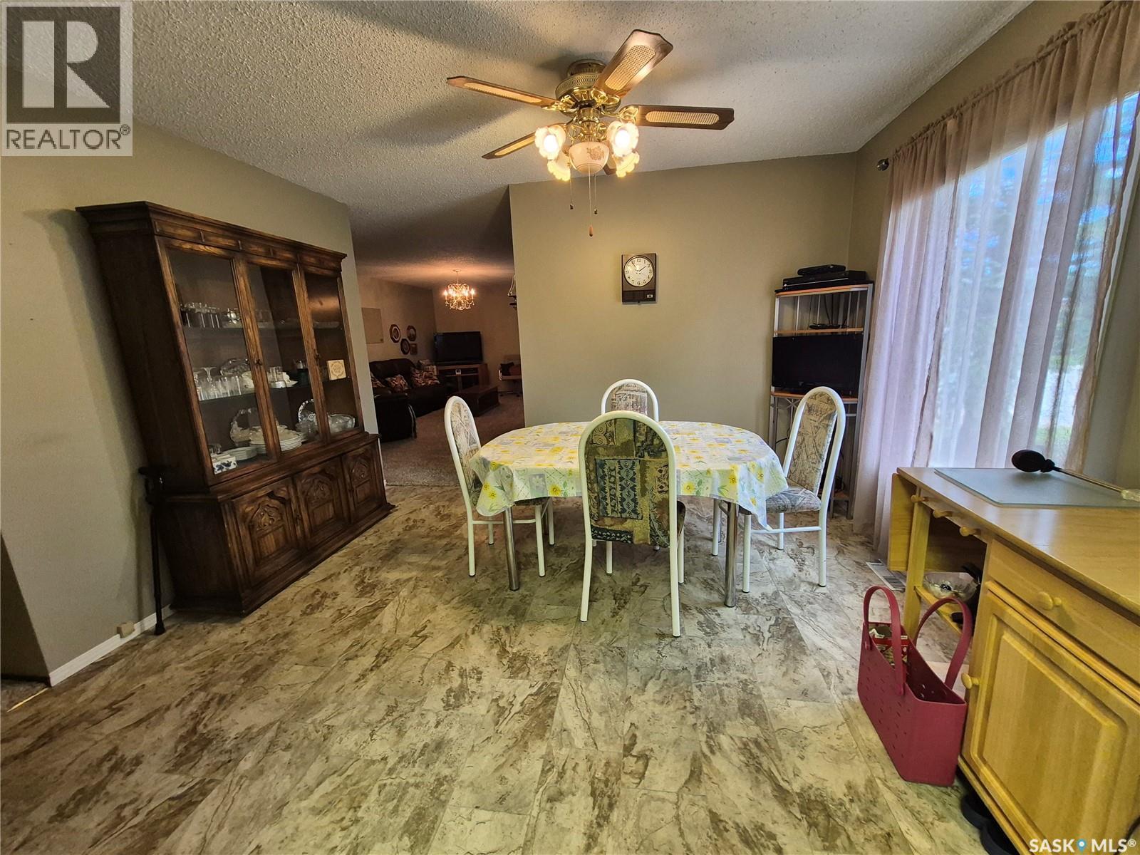 566 Dieppe Drive, Weyburn, SK