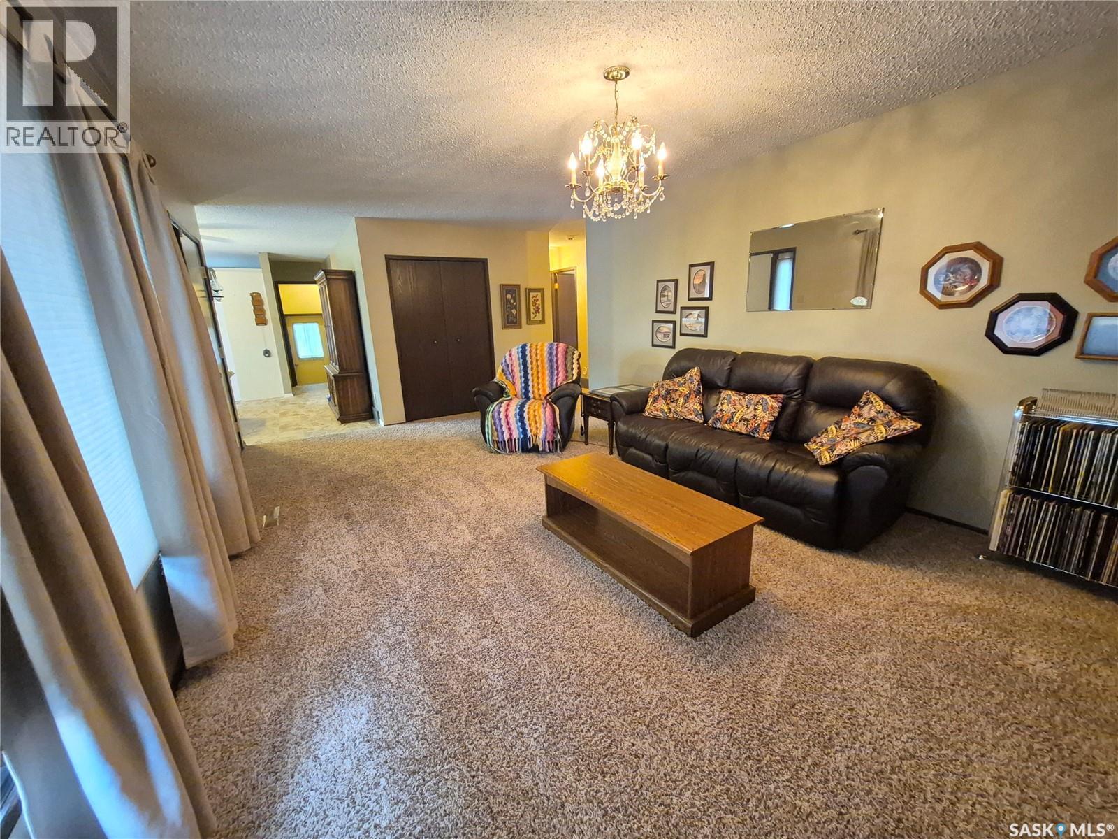 566 Dieppe Drive, Weyburn, SK