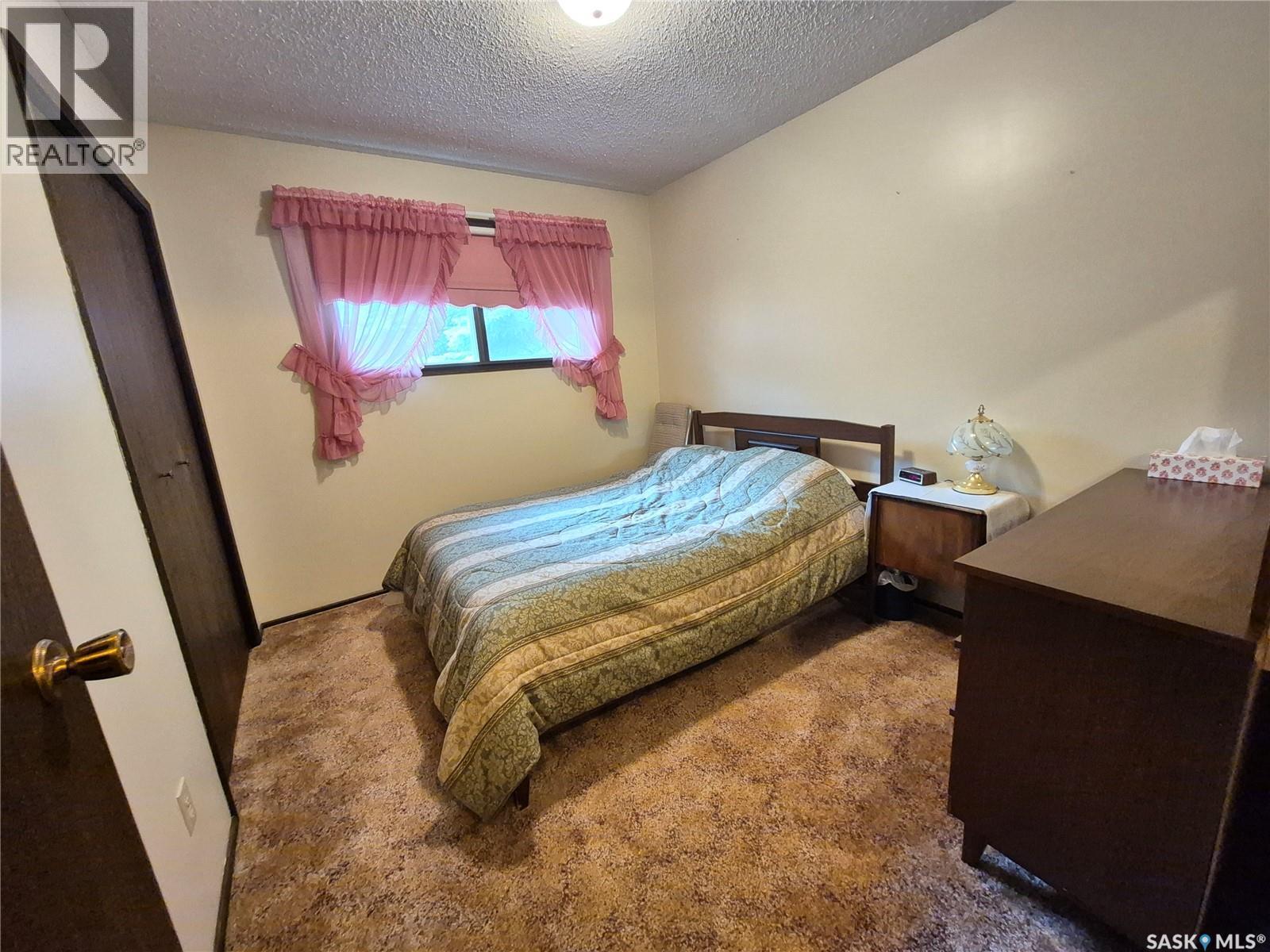 566 Dieppe Drive, Weyburn, SK