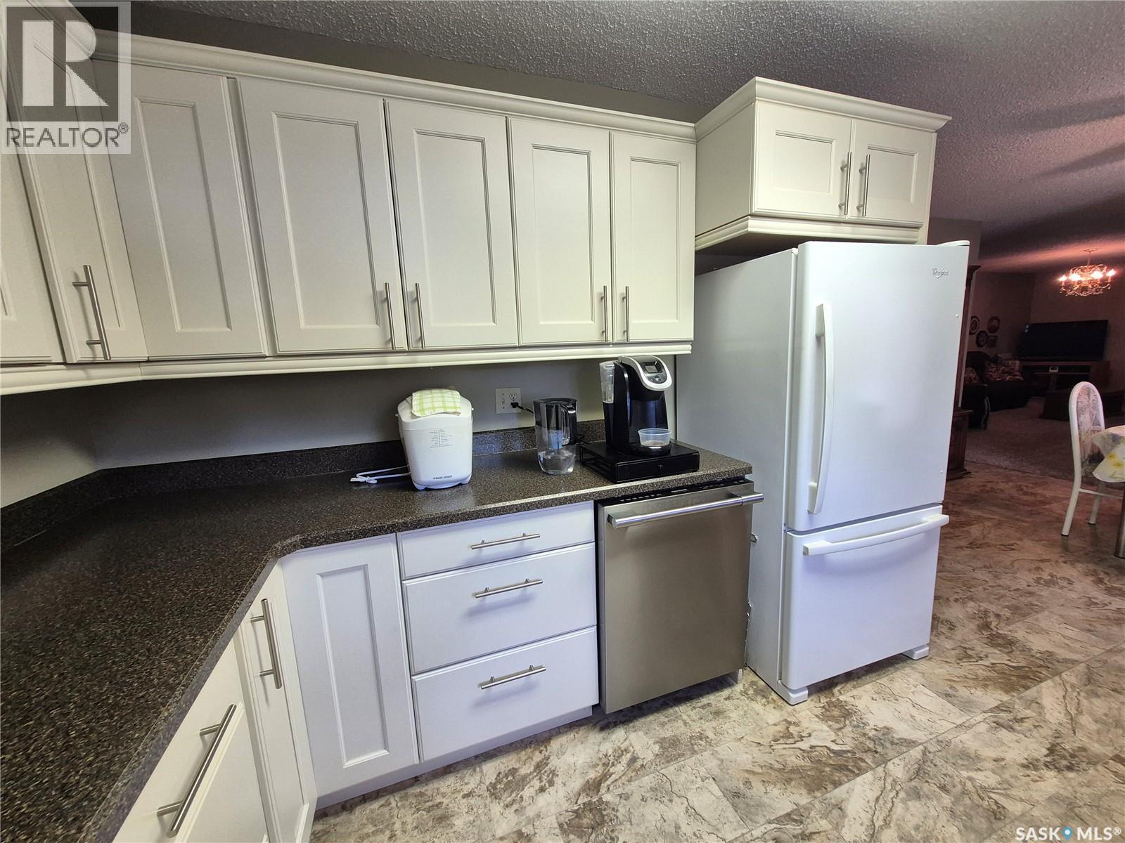 566 Dieppe Drive, Weyburn, SK
