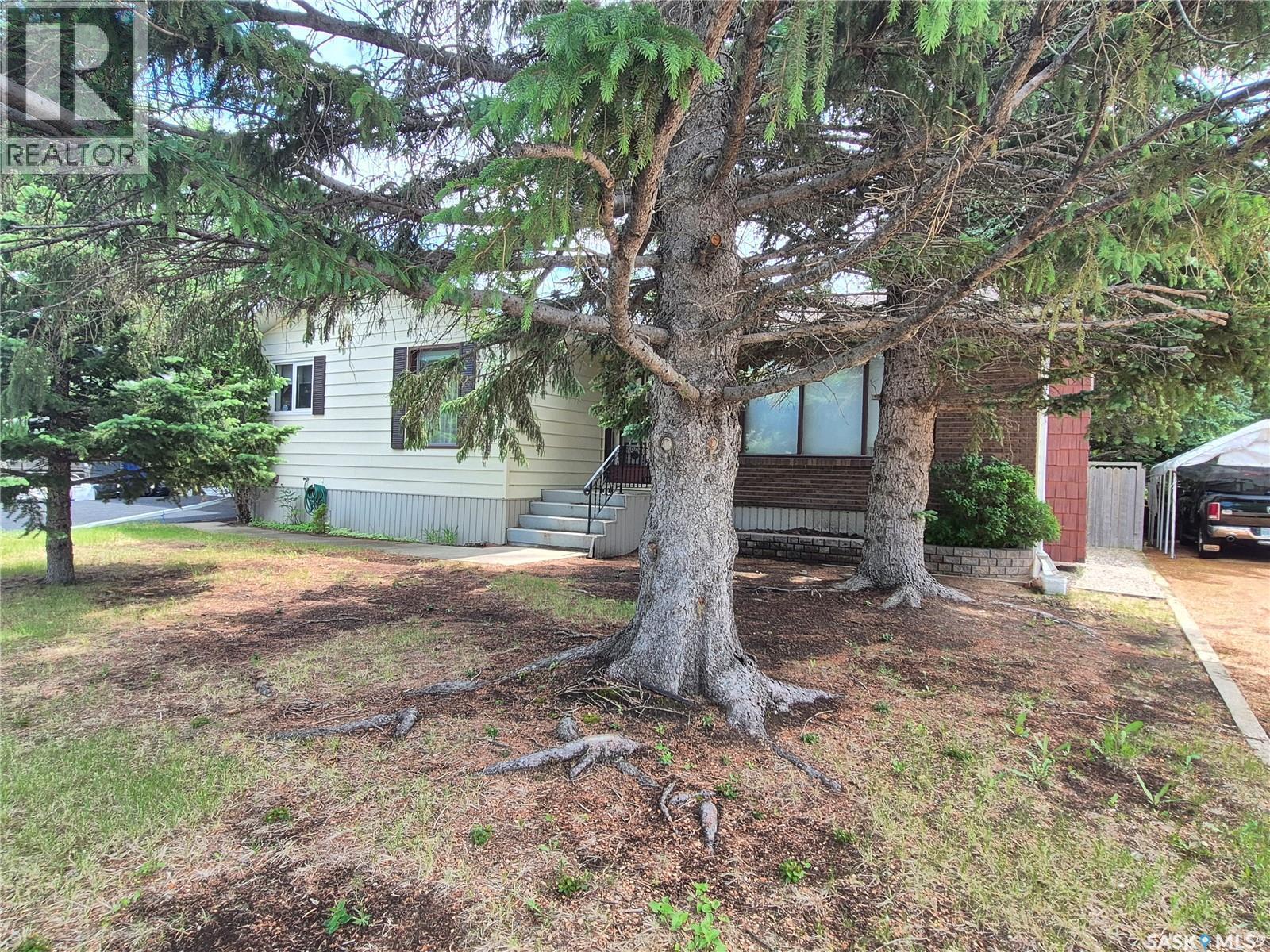 566 Dieppe Drive, Weyburn, SK