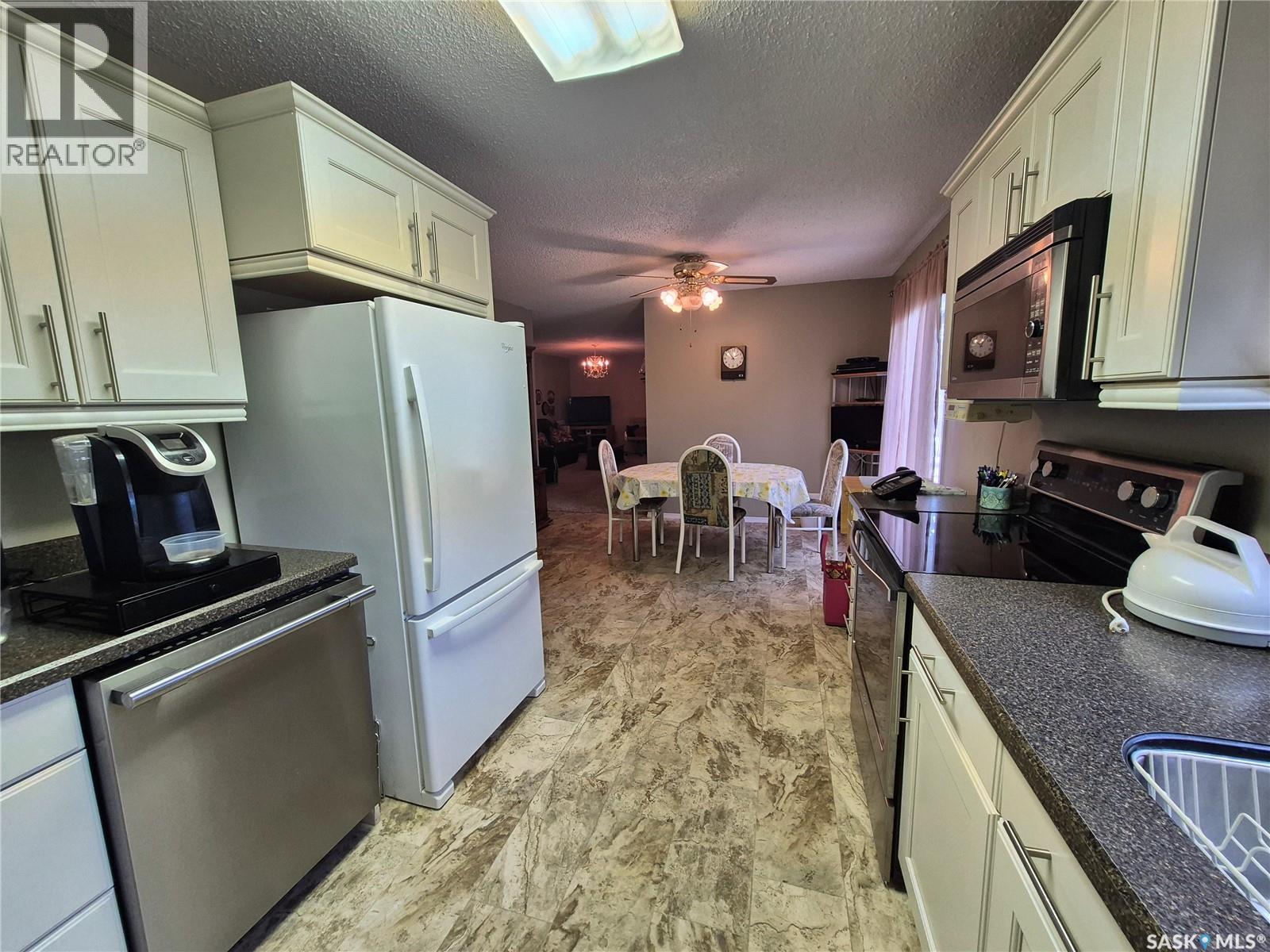 566 Dieppe Drive, Weyburn, SK