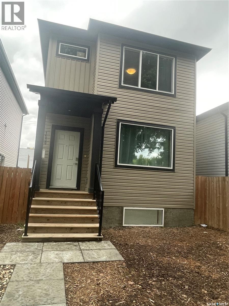 1530 B Avenue N, Saskatoon, SK
