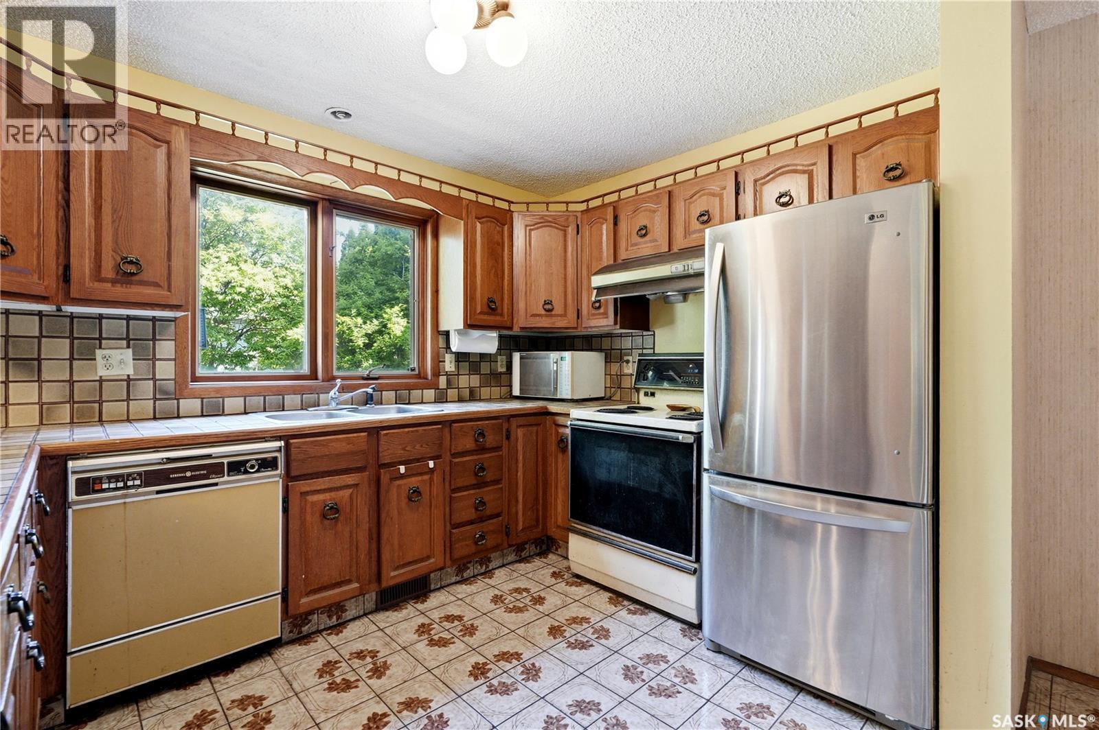 211 Keeley Crescent, Saskatoon, SK