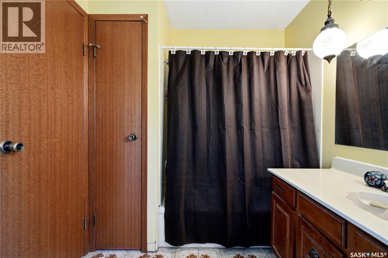 211 Keeley Crescent, Saskatoon, SK