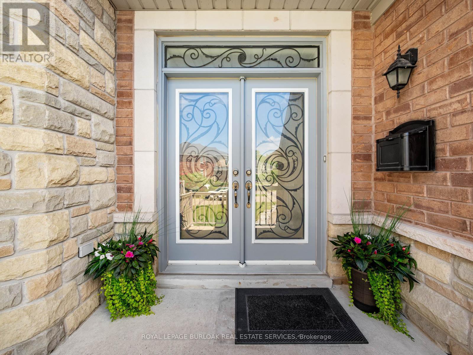 655 Kozel Court, Mississauga, ON