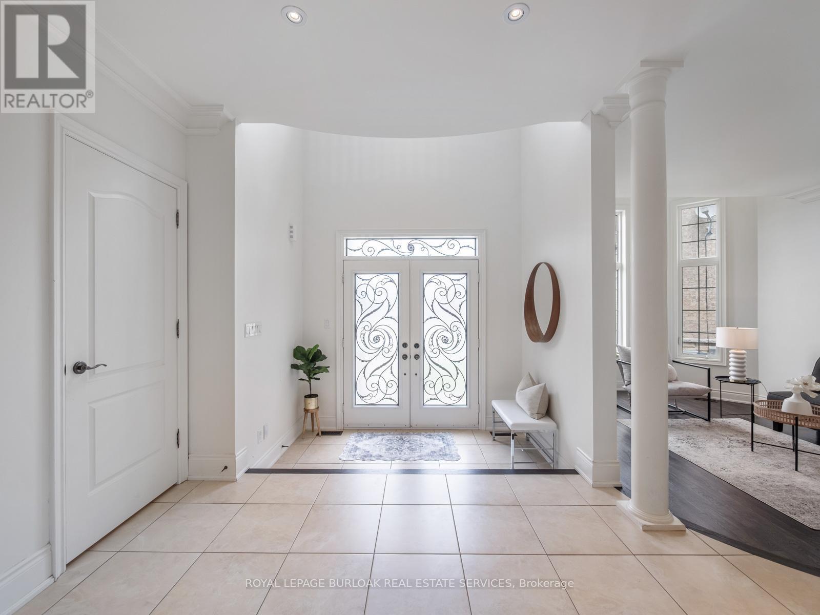 655 Kozel Court, Mississauga, ON