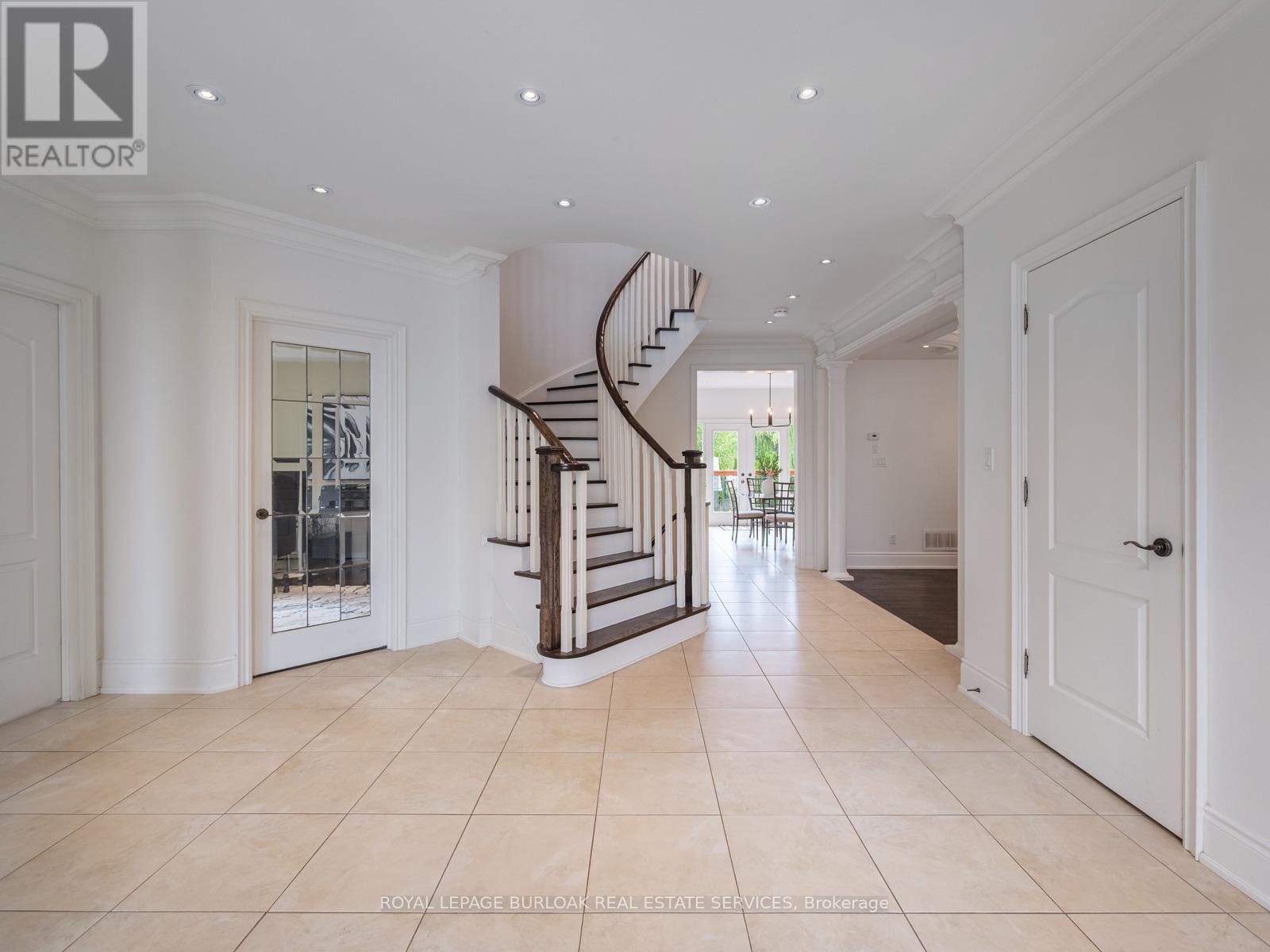 655 Kozel Court, Mississauga, ON