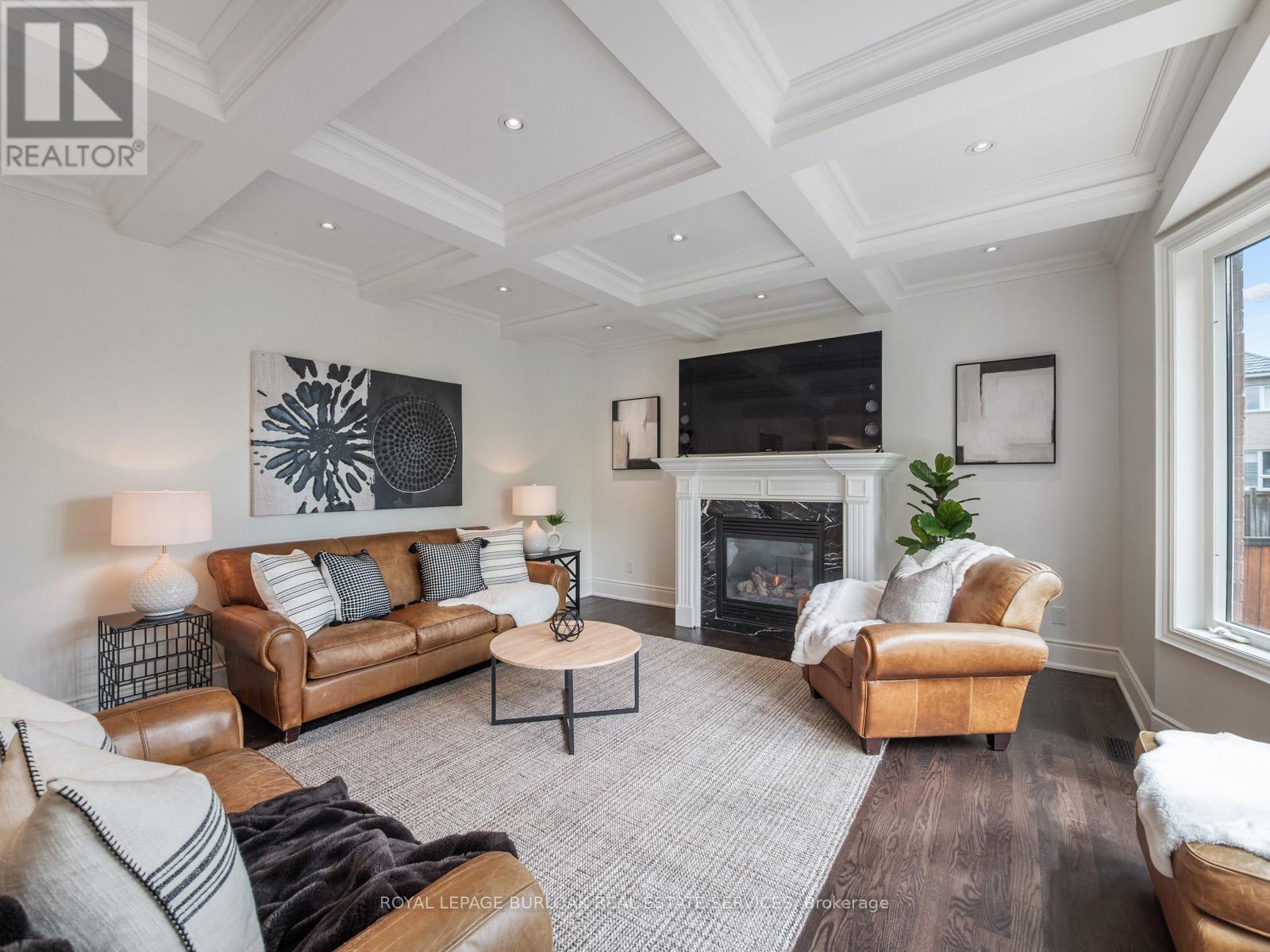 655 Kozel Court, Mississauga, ON