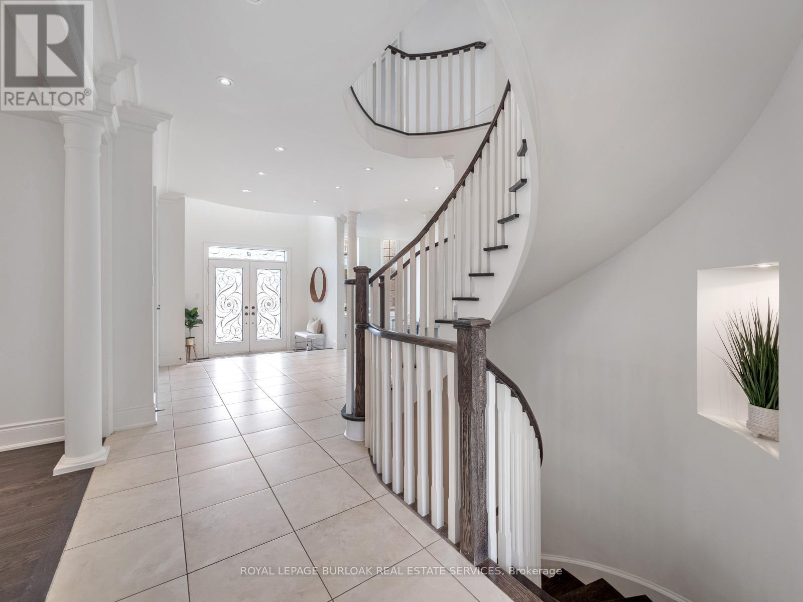 655 Kozel Court, Mississauga, ON