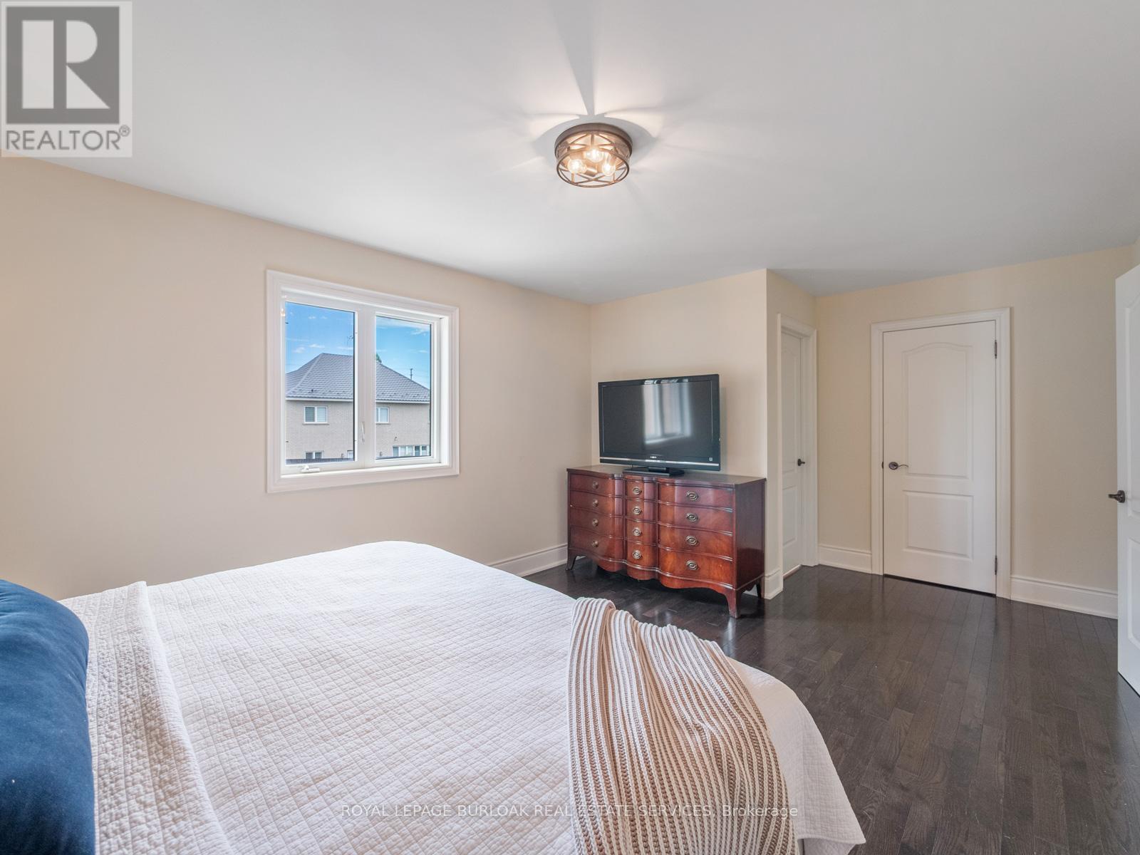 655 Kozel Court, Mississauga, ON