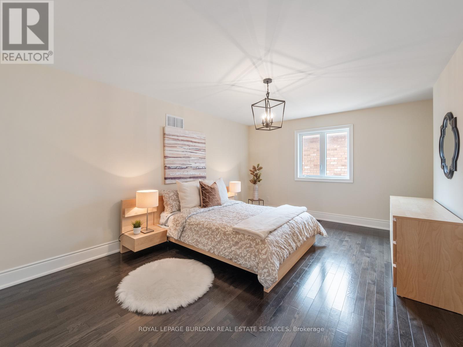 655 Kozel Court, Mississauga, ON