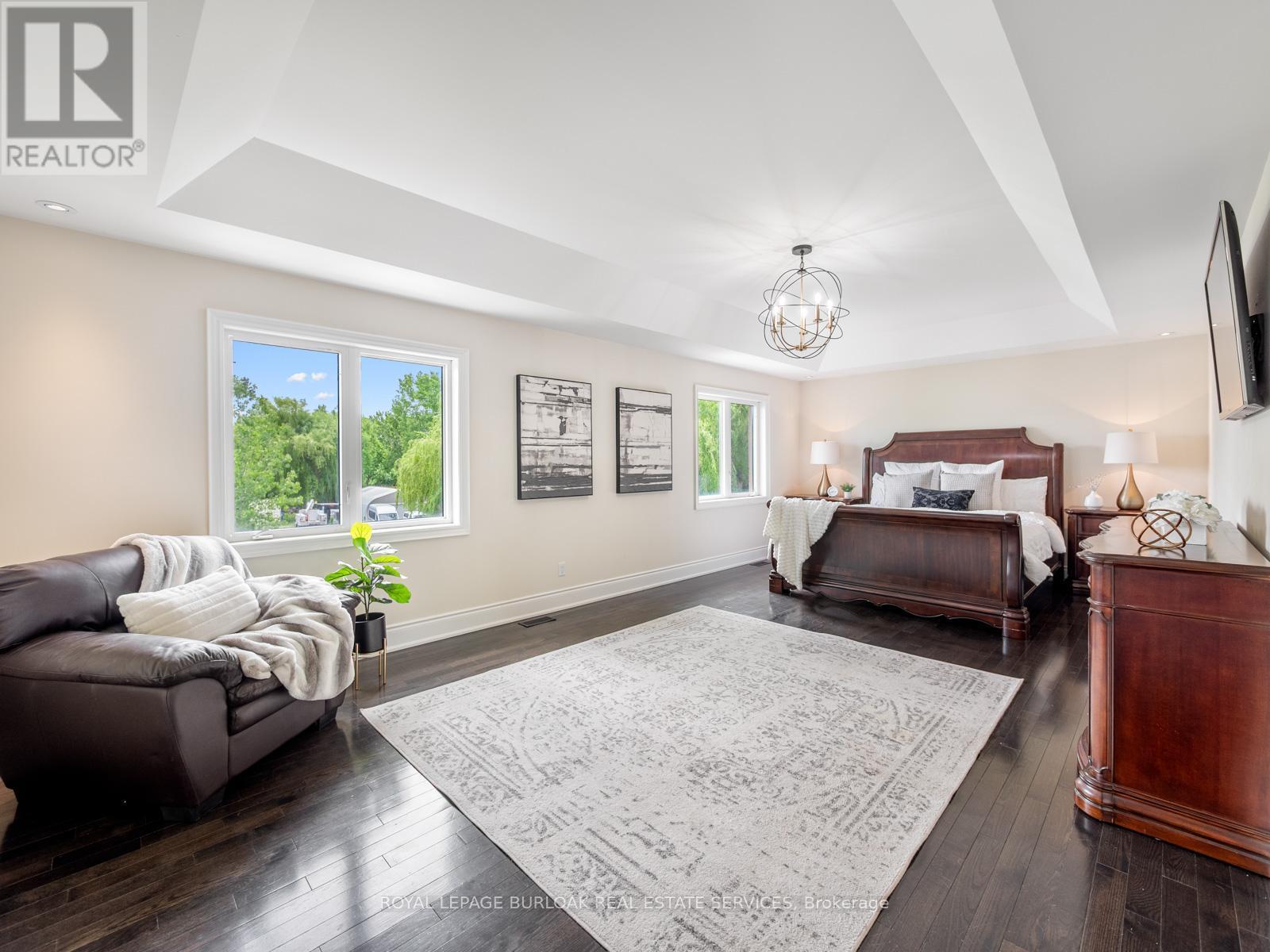 655 Kozel Court, Mississauga, ON