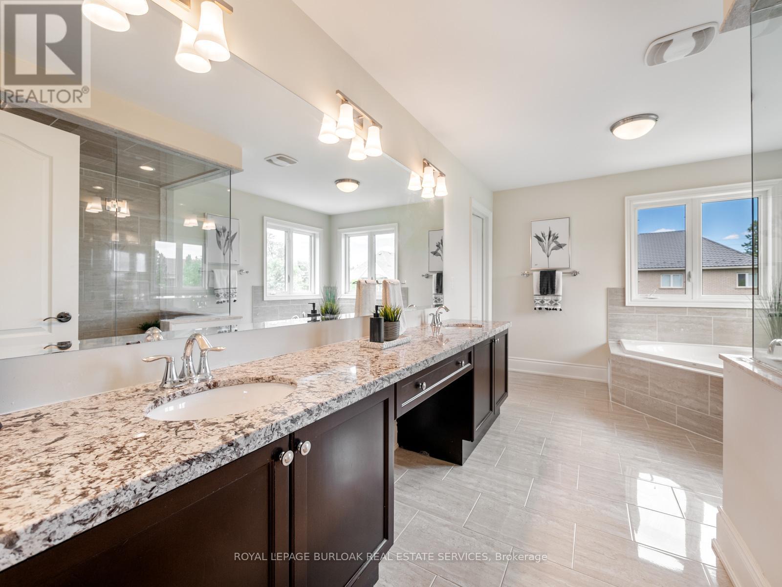 655 Kozel Court, Mississauga, ON