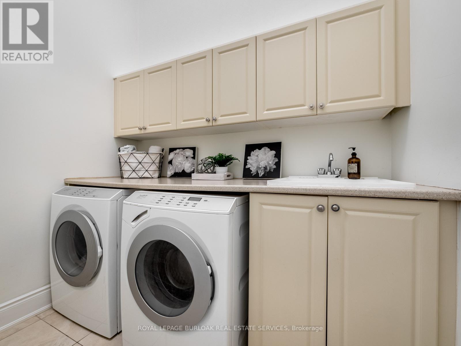655 Kozel Court, Mississauga, ON