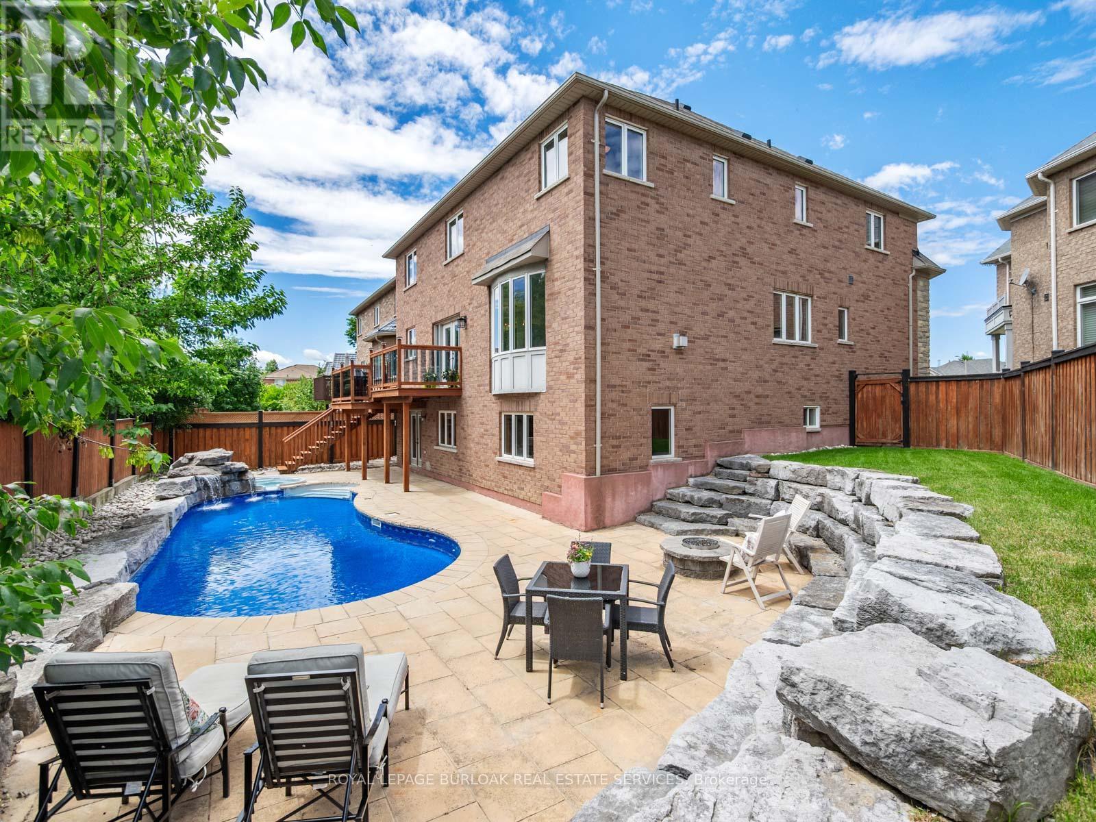 655 Kozel Court, Mississauga, ON