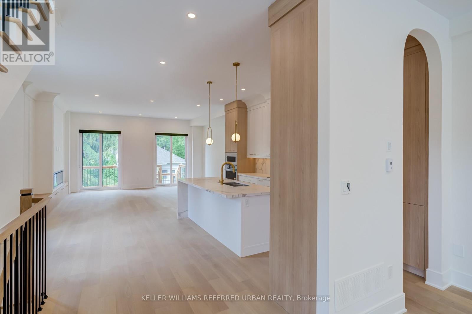 39 Wesley Avenue, Mississauga, ON