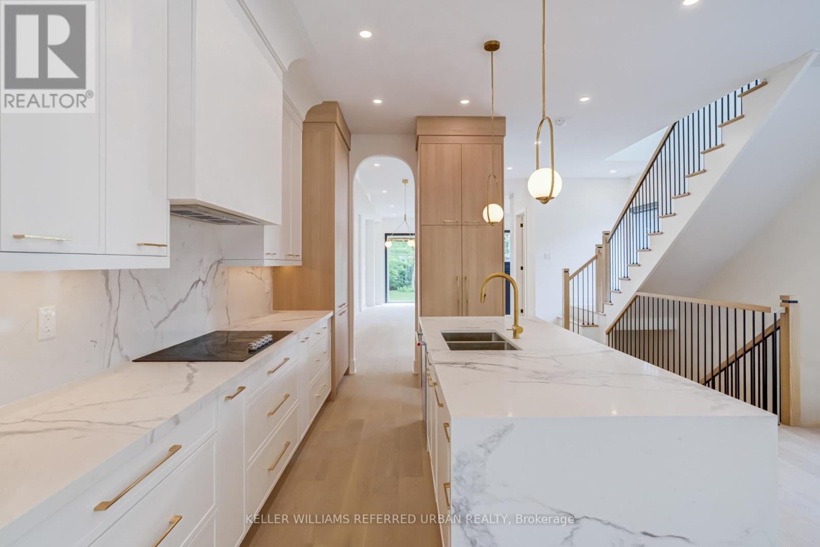 39 Wesley Avenue, Mississauga, ON