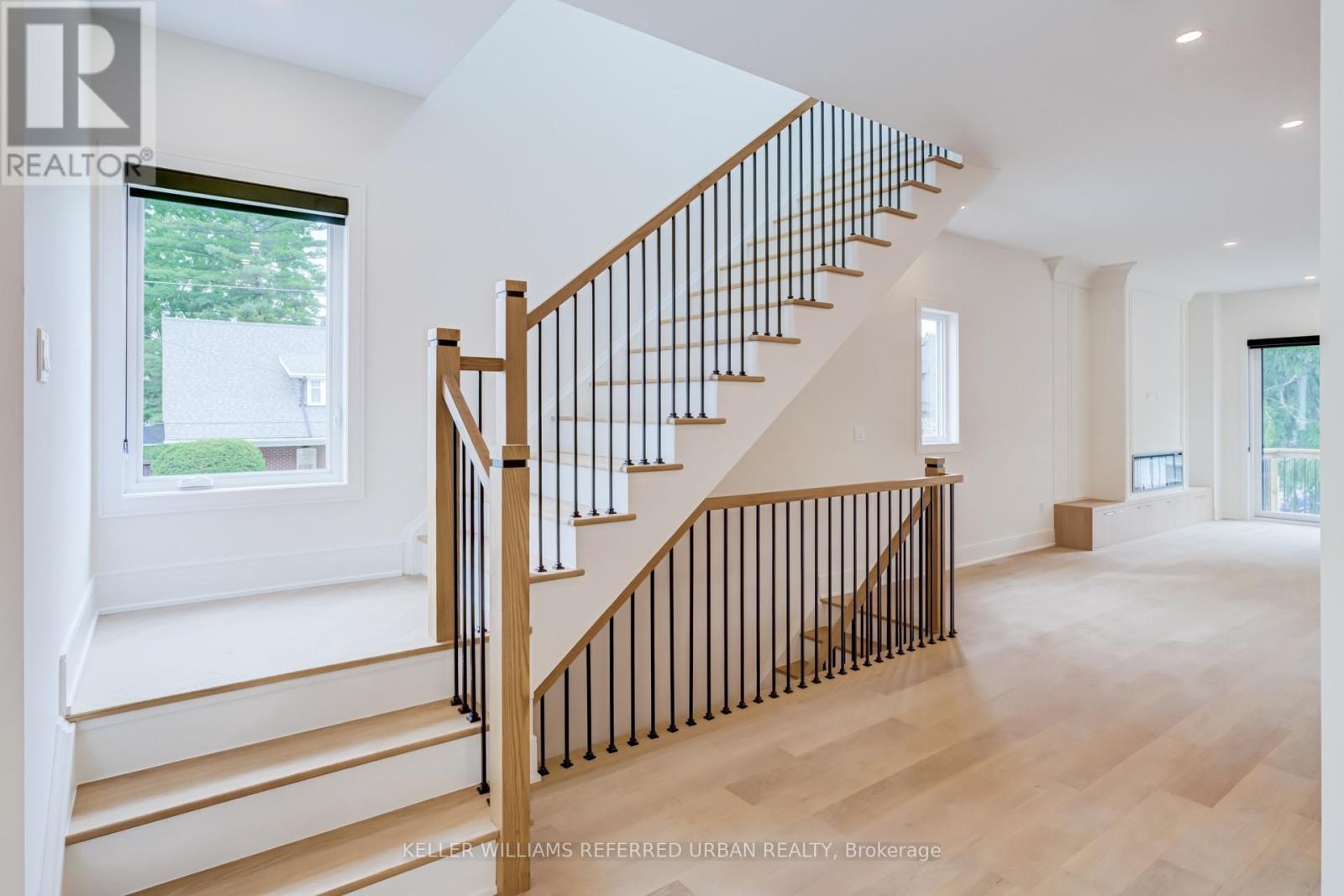 39 Wesley Avenue, Mississauga, ON