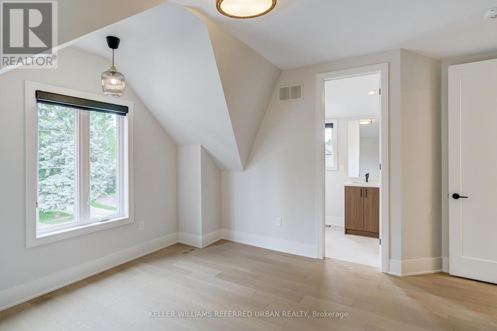 39 Wesley Avenue, Mississauga, ON