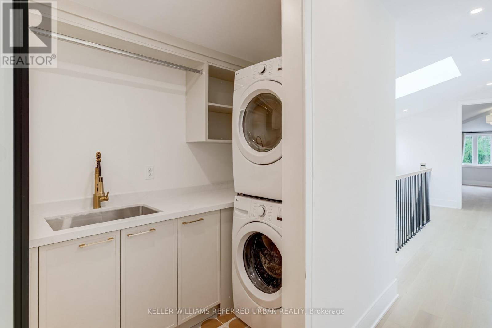 39 Wesley Avenue, Mississauga, ON