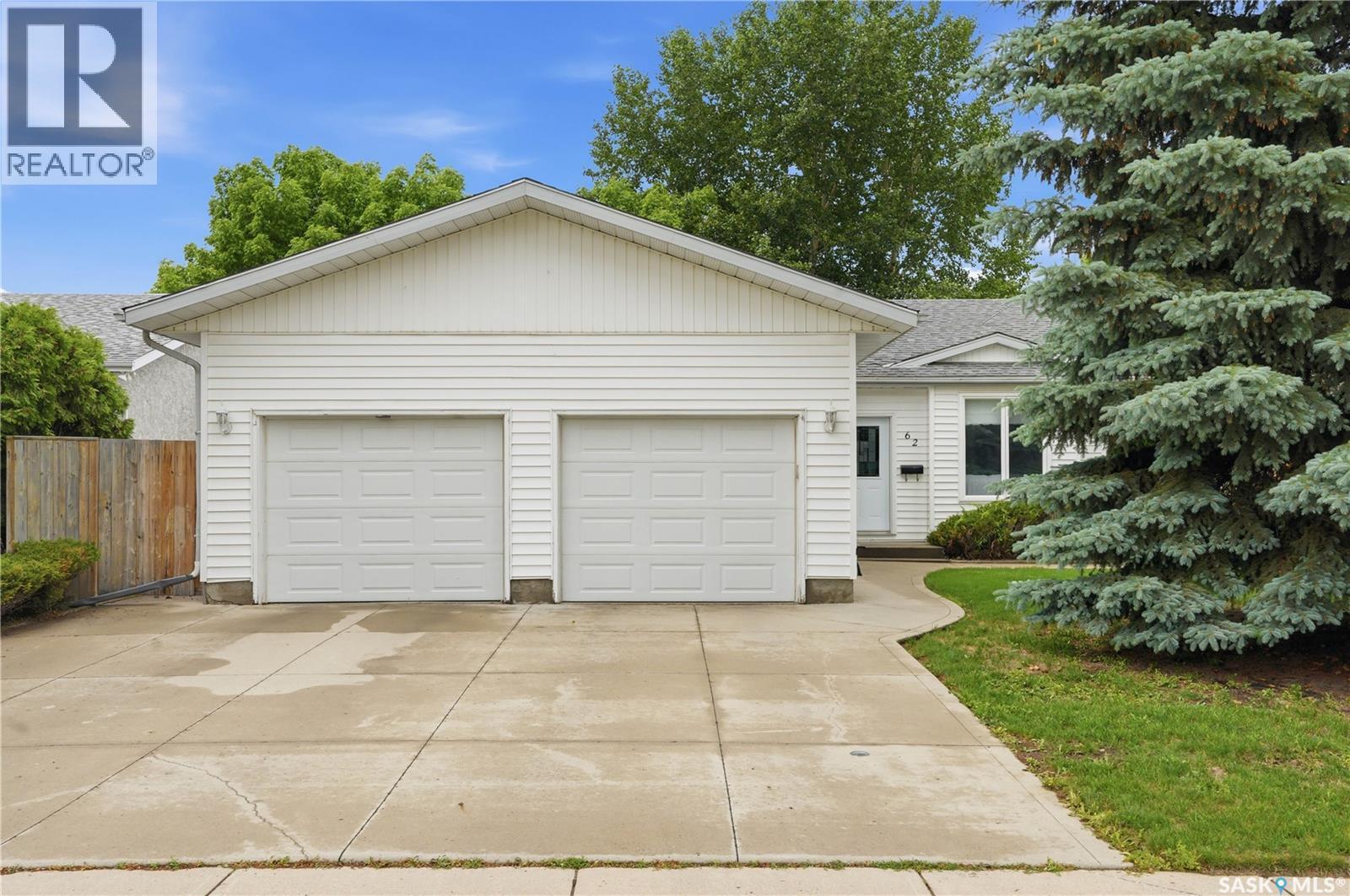 62 Robinson Crescent, Saskatoon, SK