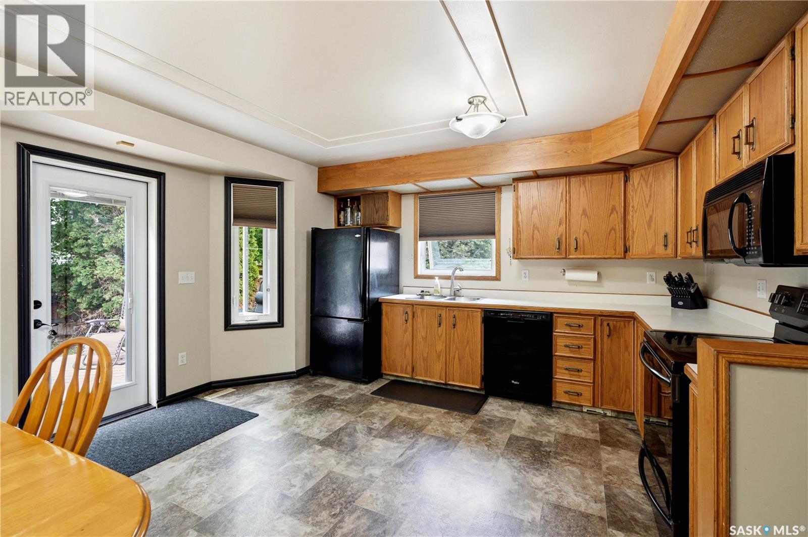 62 Robinson Crescent, Saskatoon, SK