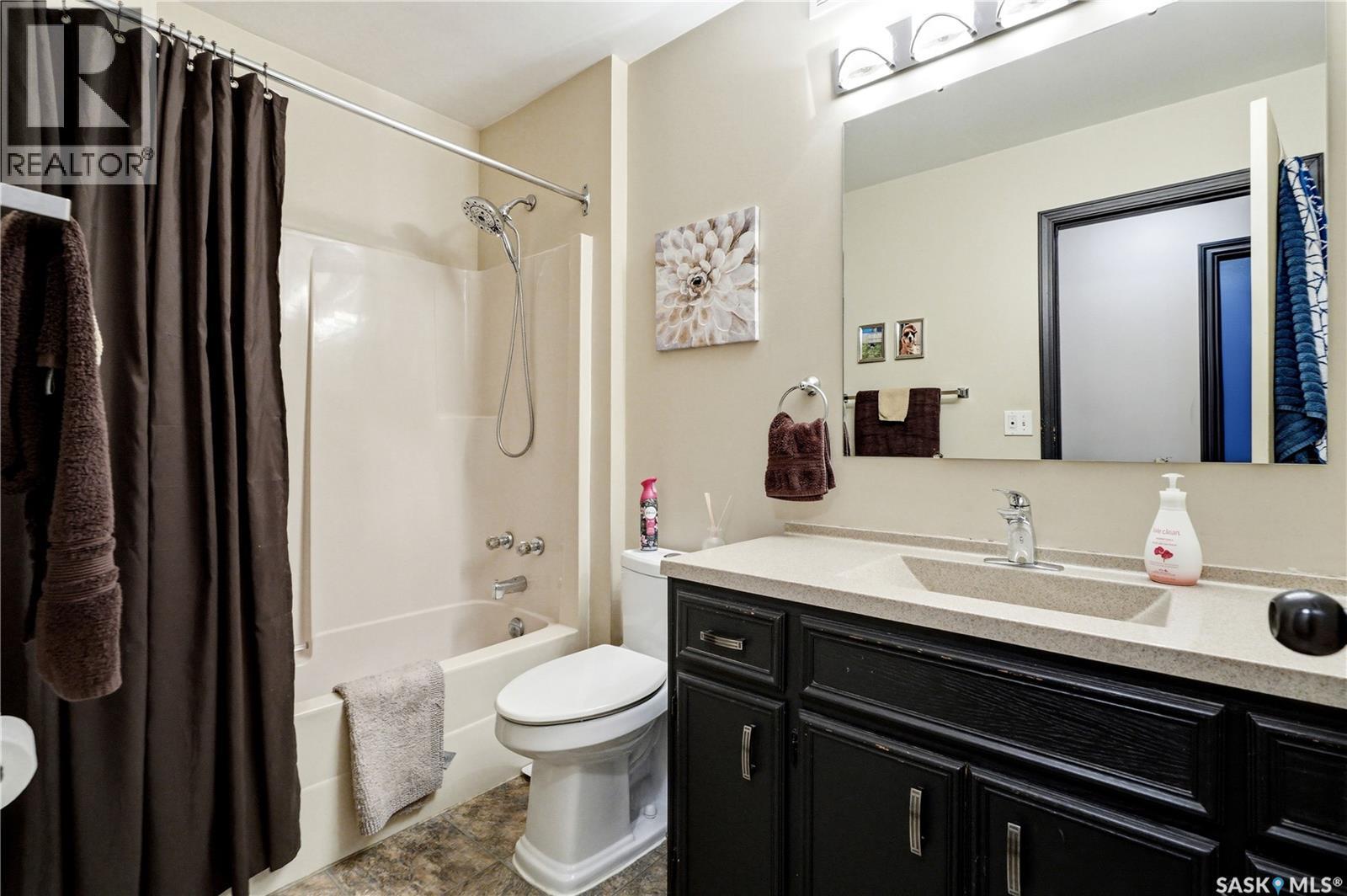 62 Robinson Crescent, Saskatoon, SK