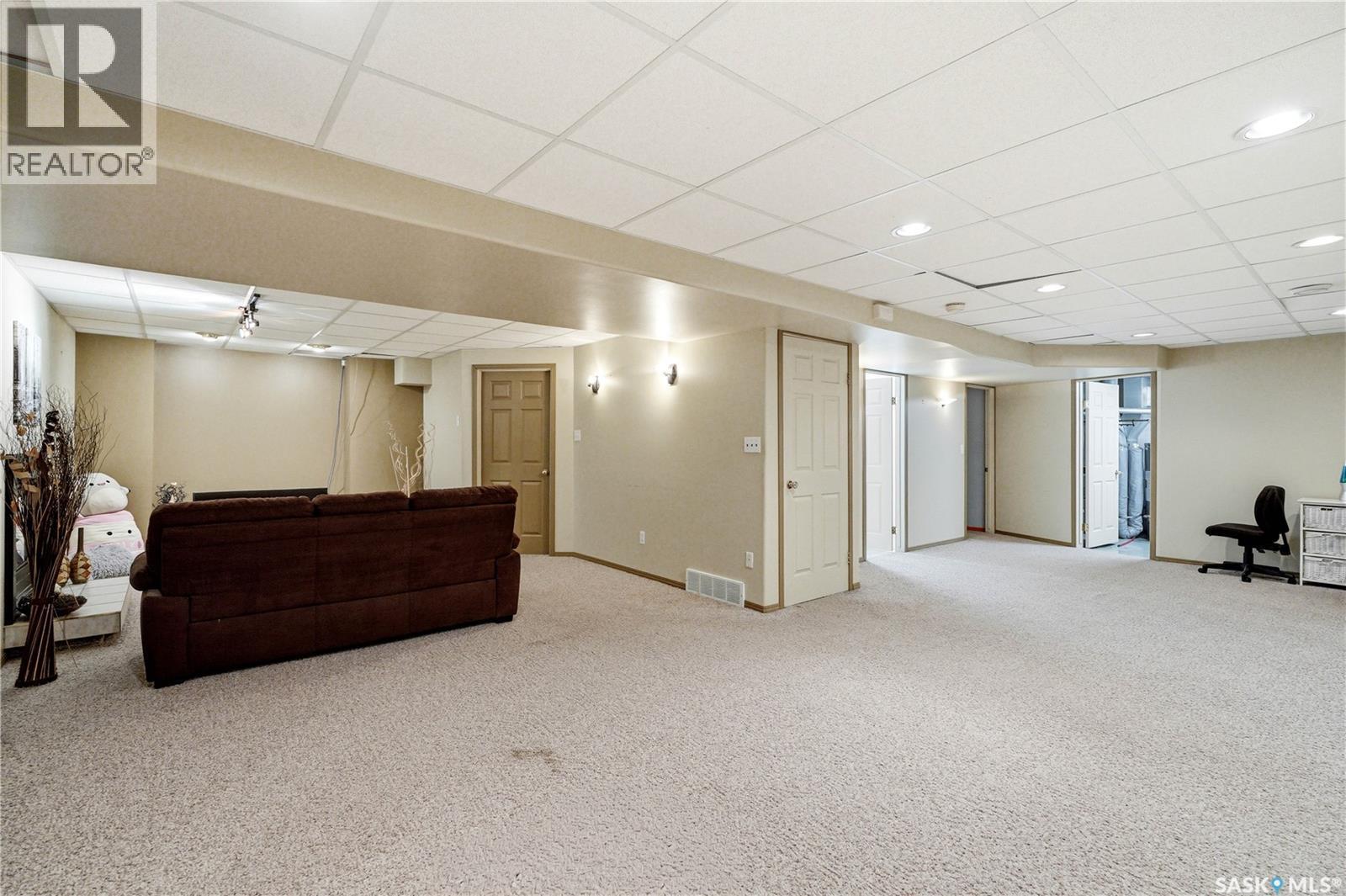 62 Robinson Crescent, Saskatoon, SK