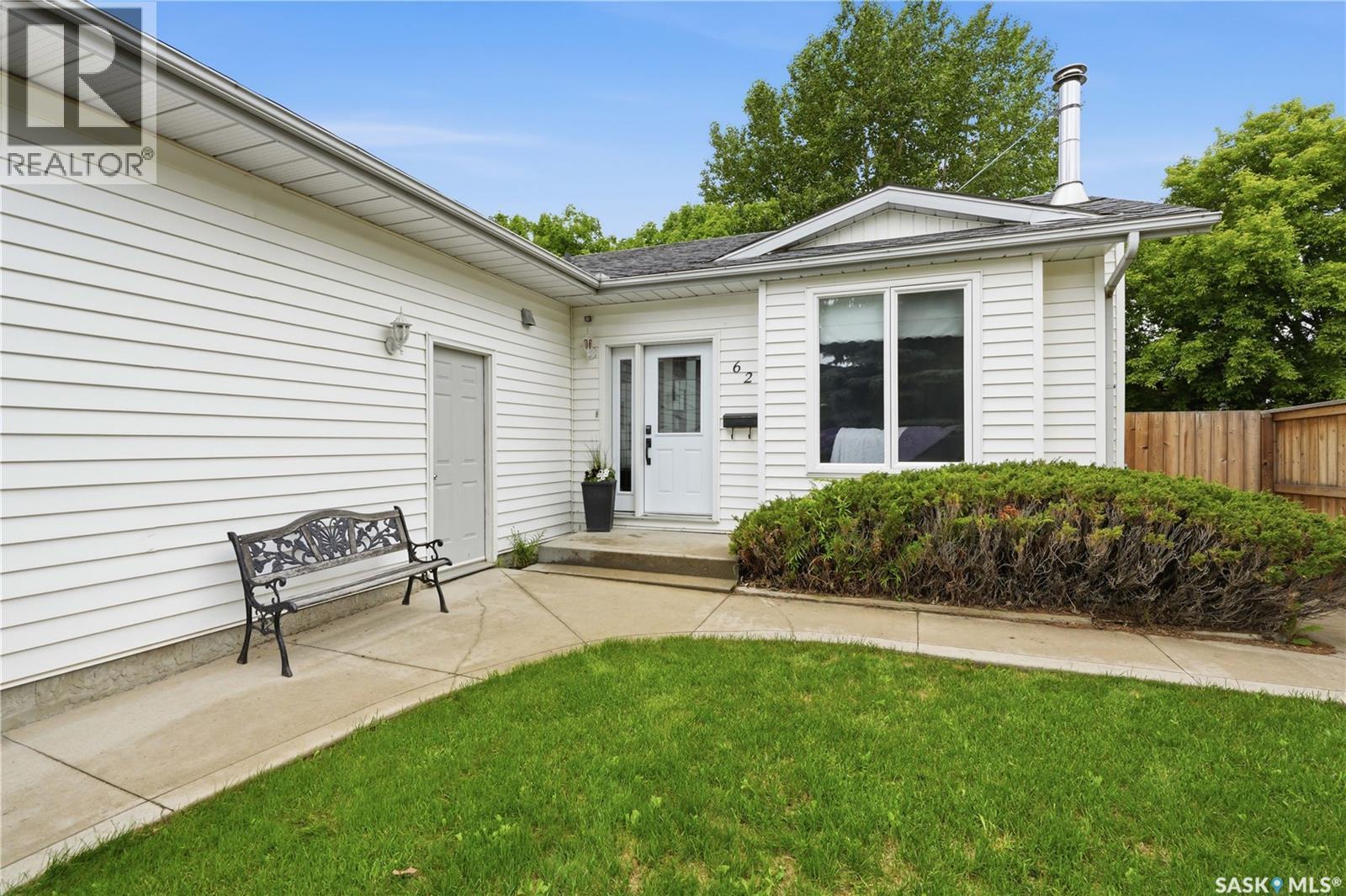 62 Robinson Crescent, Saskatoon, SK