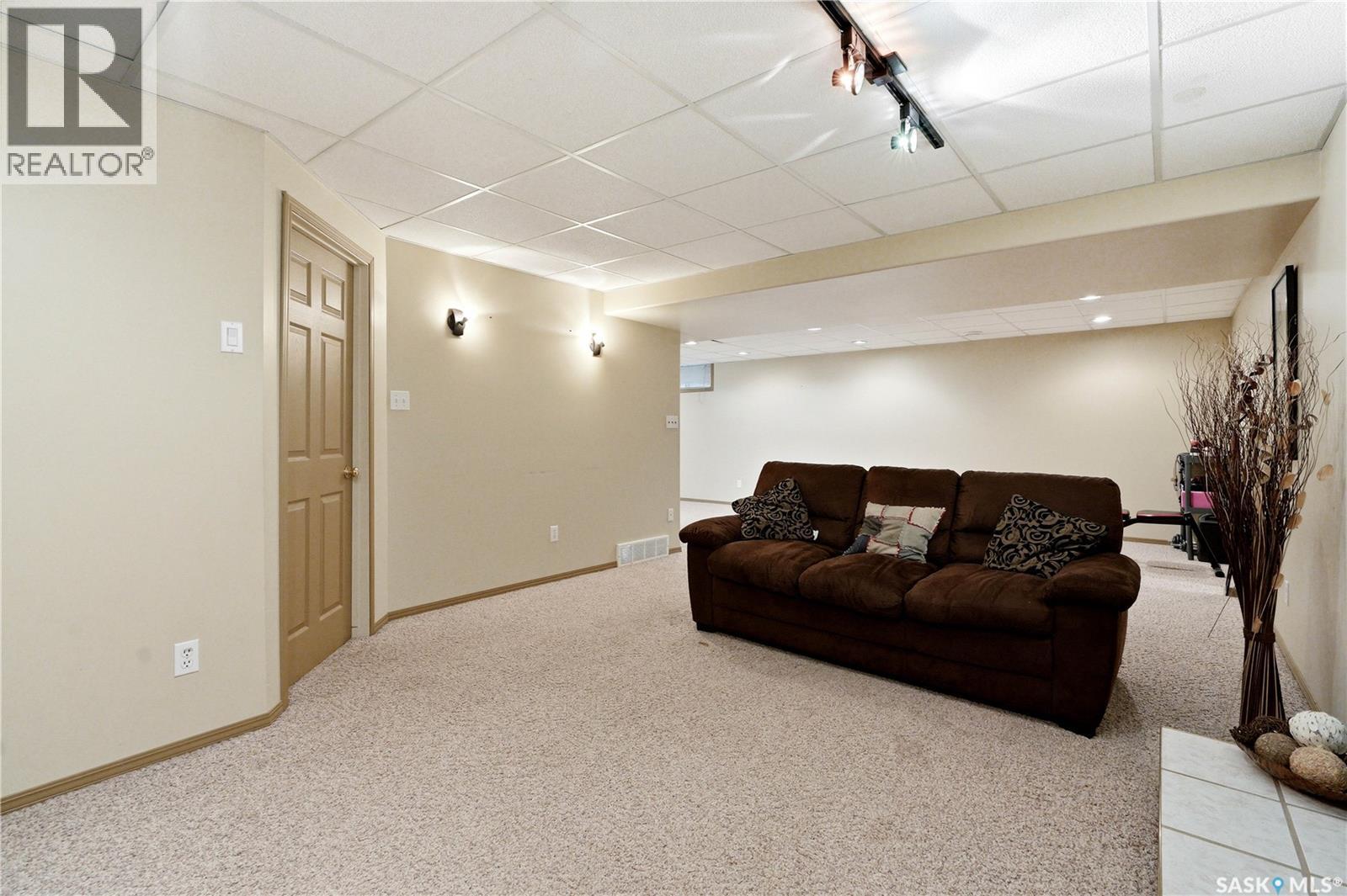 62 Robinson Crescent, Saskatoon, SK