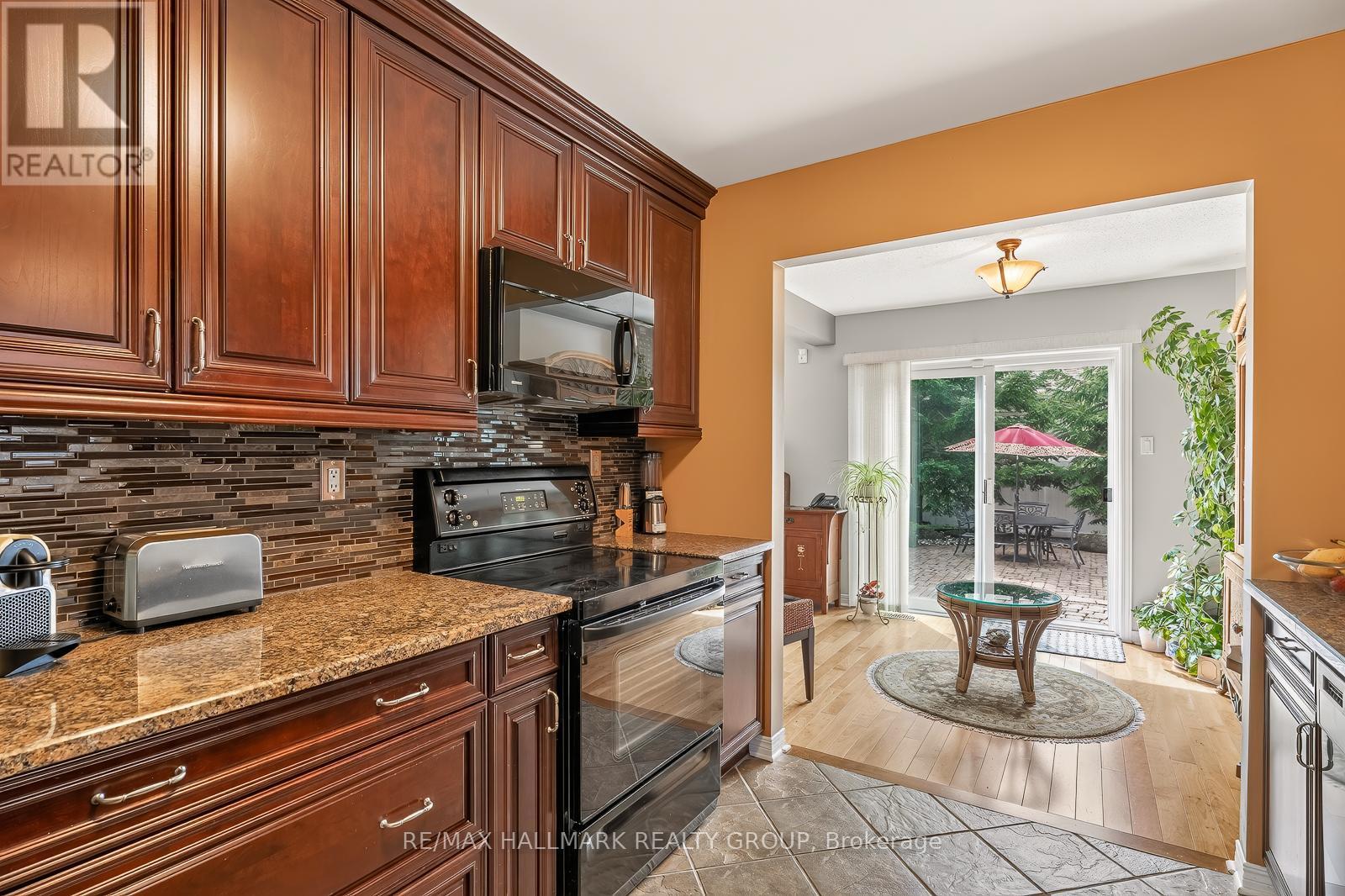 511 Deancourt Crescent, Ottawa, ON