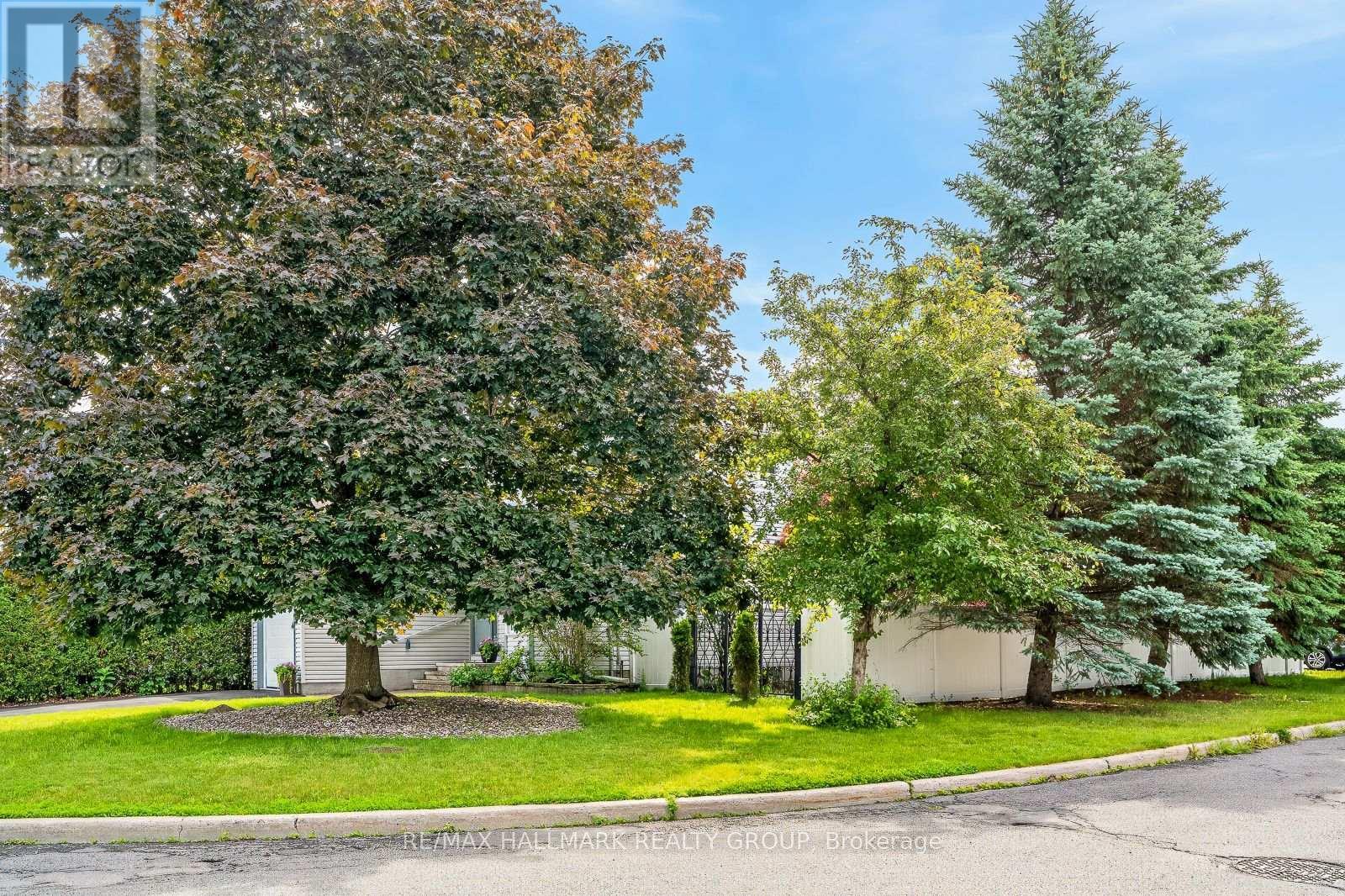 511 Deancourt Crescent, Ottawa, ON