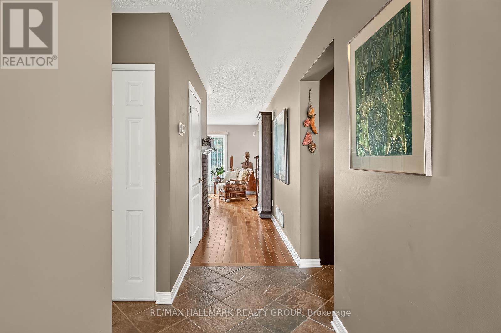 511 Deancourt Crescent, Ottawa, ON