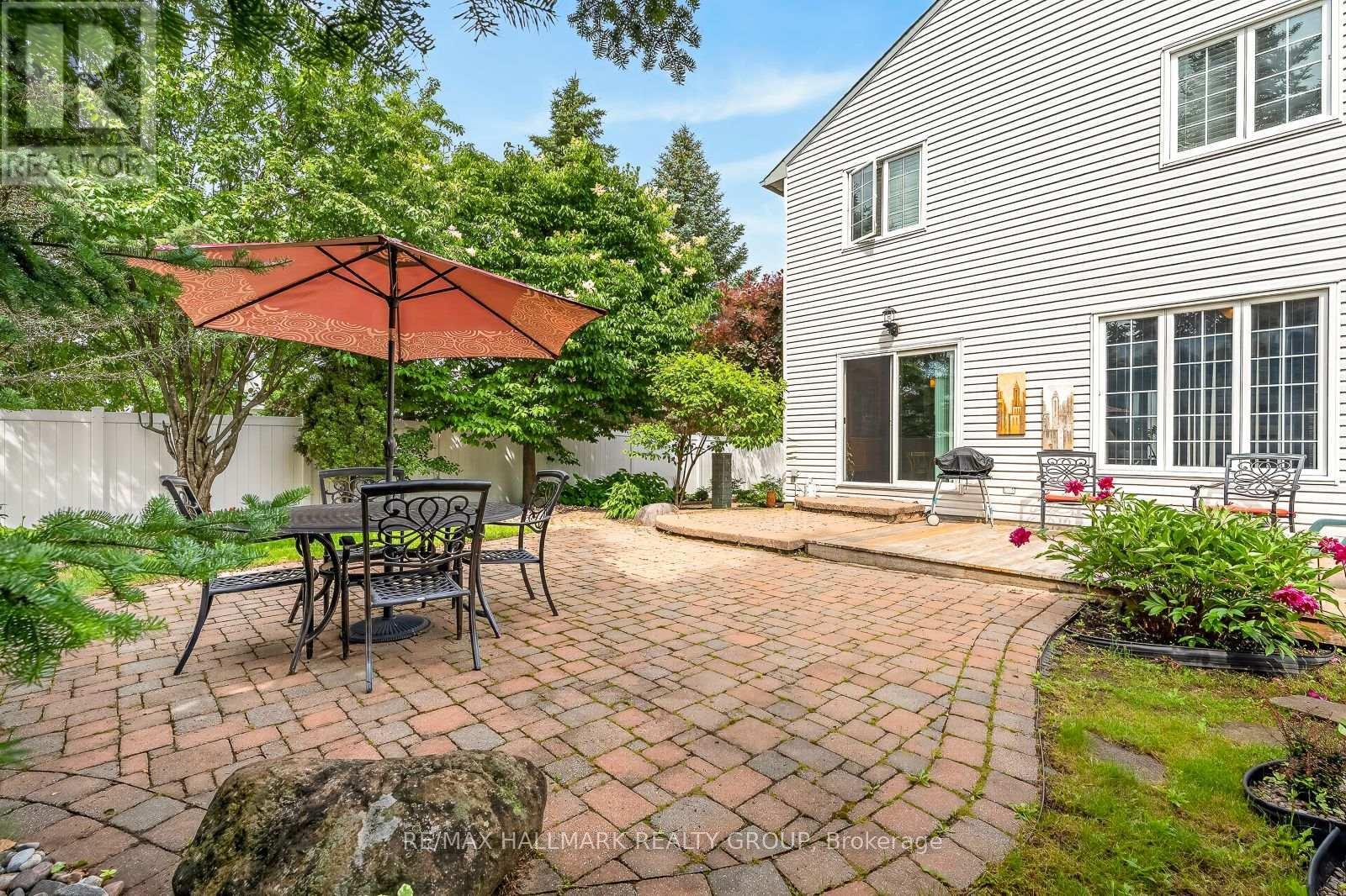 511 Deancourt Crescent, Ottawa, ON
