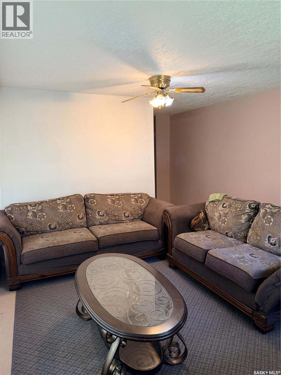 706 3Rd Street E, Shaunavon, SK