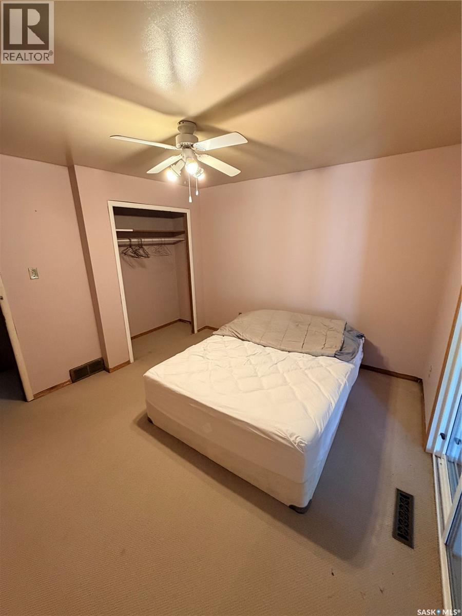 706 3Rd Street E, Shaunavon, SK